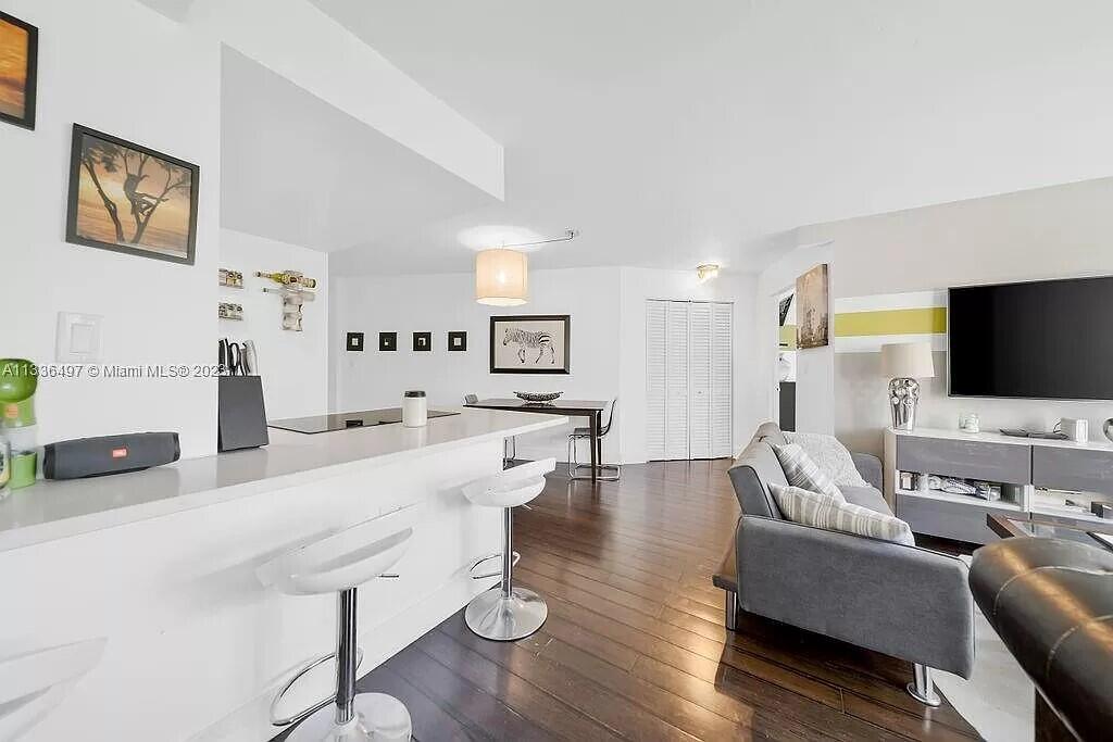 1881 Washington Avenue 2g Property Photo 15