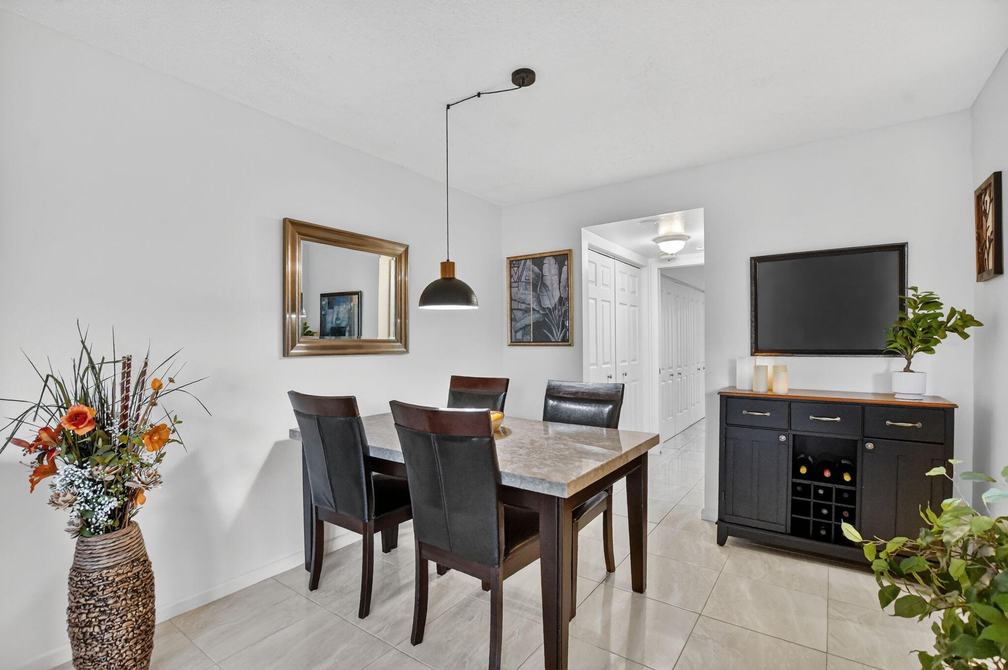 438 Tilford U Property Photo 1