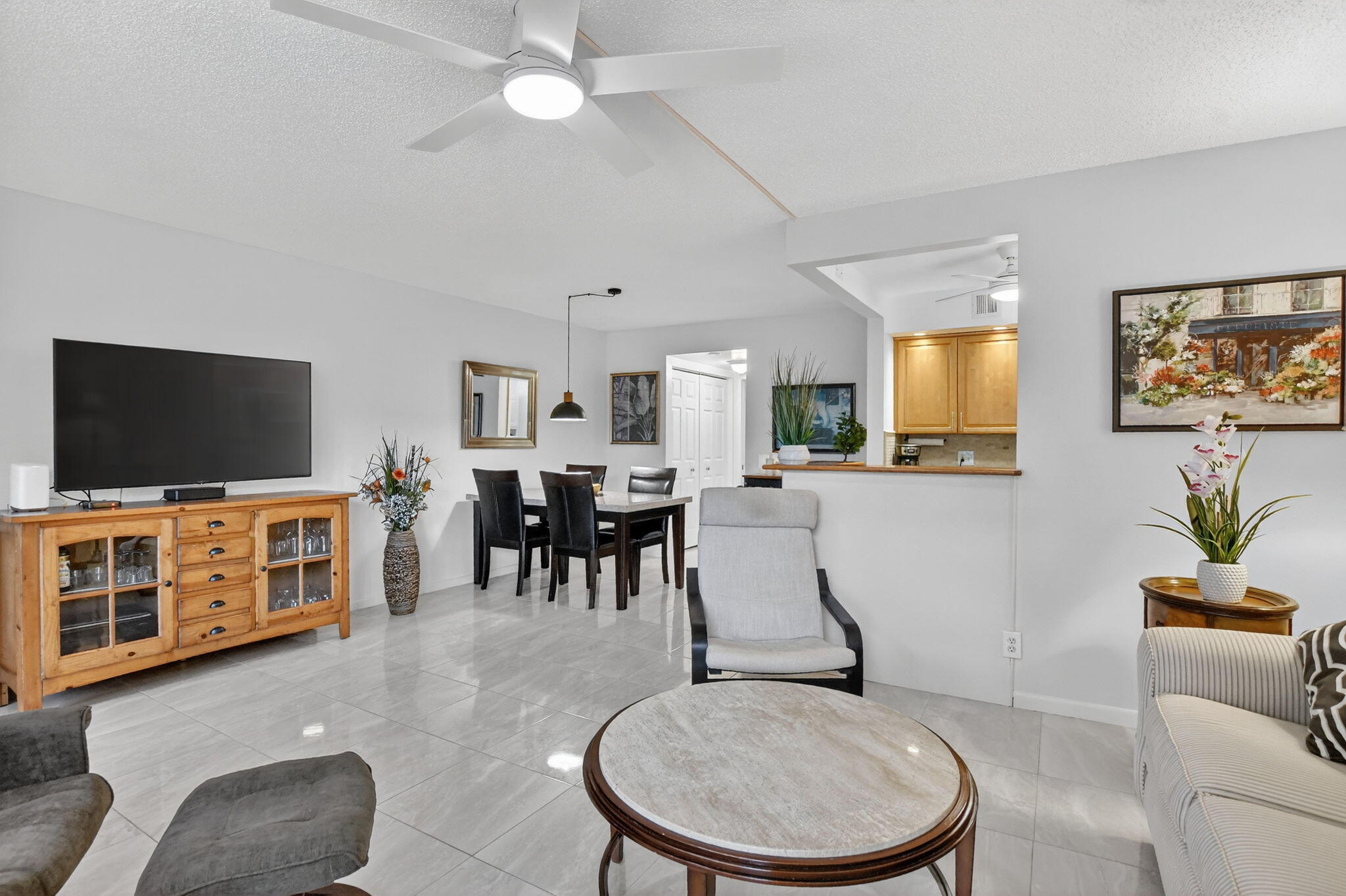 438 Tilford U Property Photo 4
