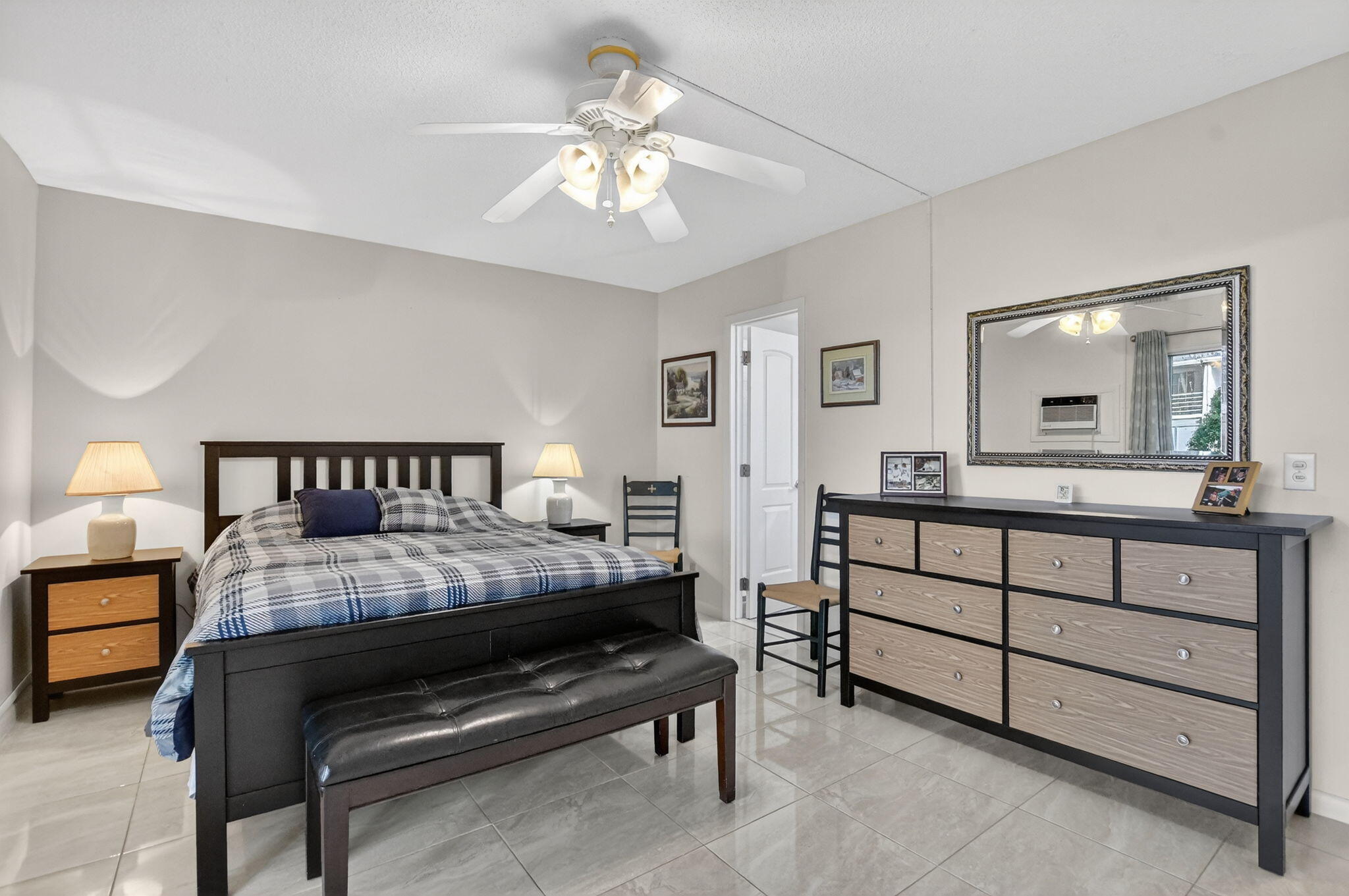 438 Tilford U Property Photo 14