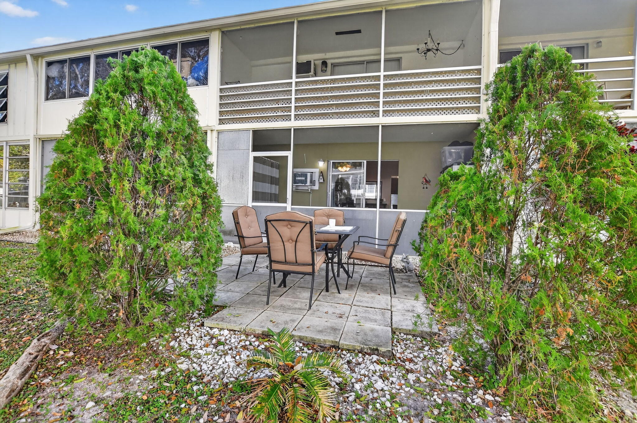 438 Tilford U Property Photo 24