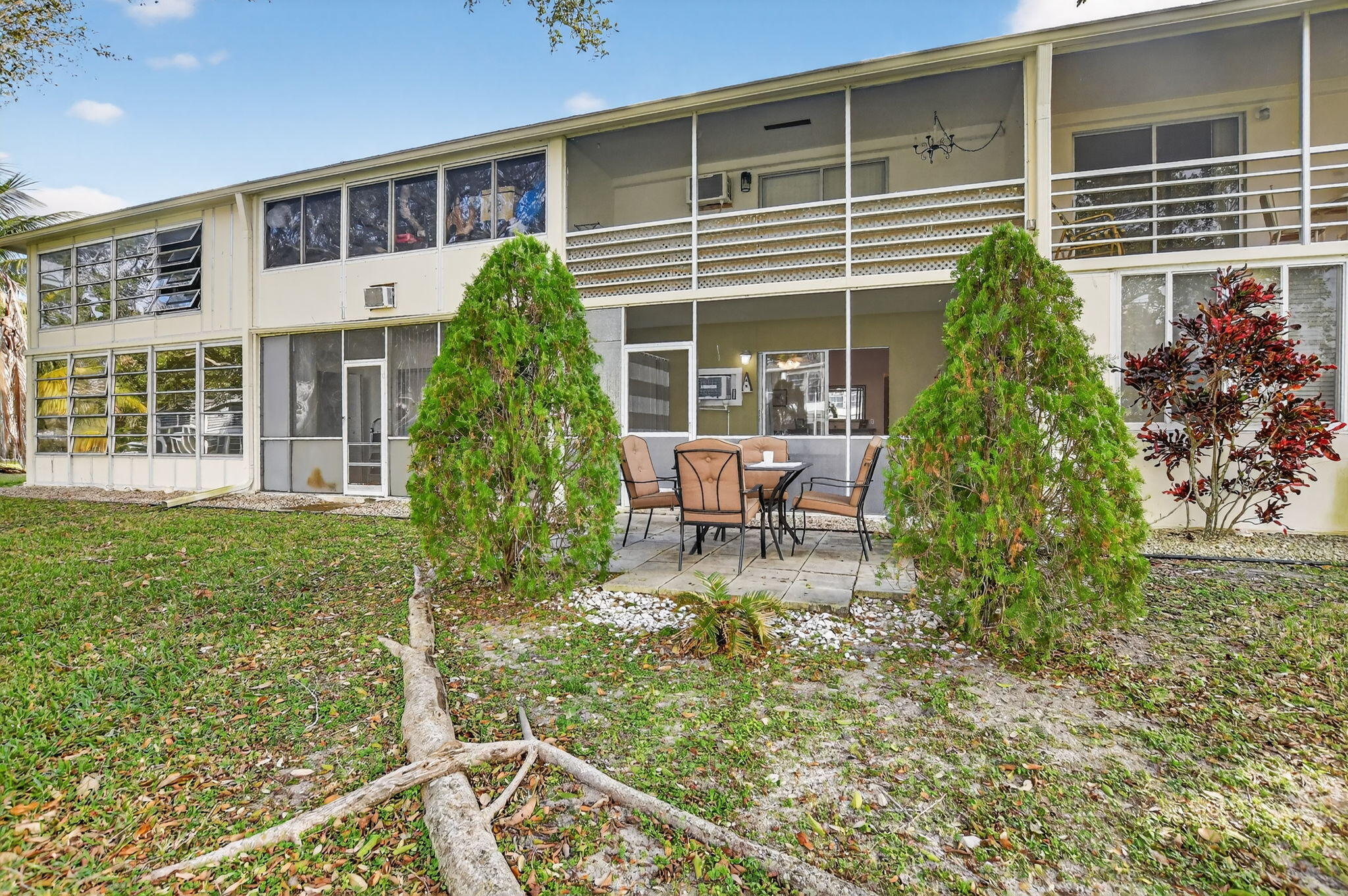 438 Tilford U Property Photo 25