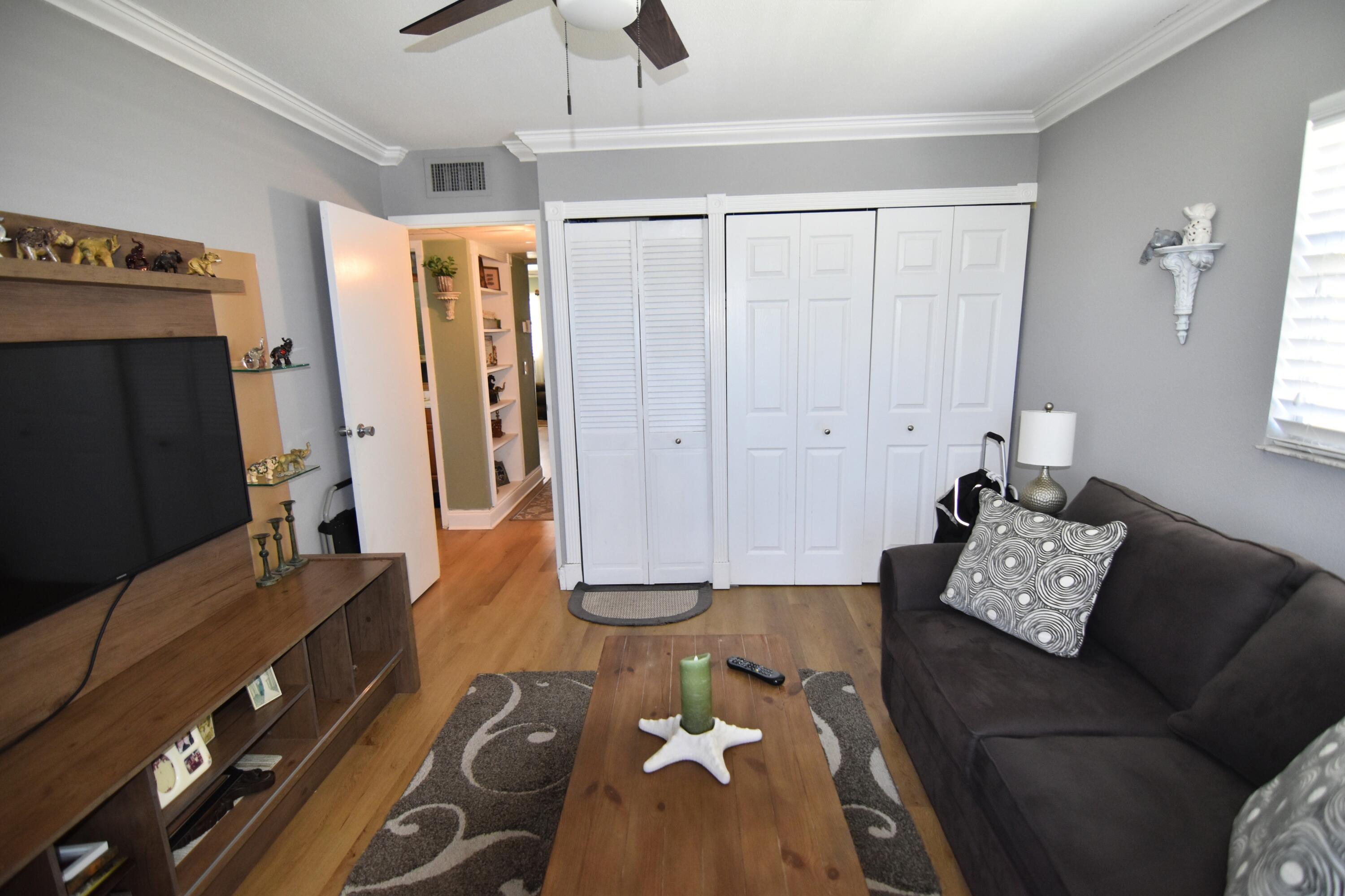 237 Saxony E Property Photo 7