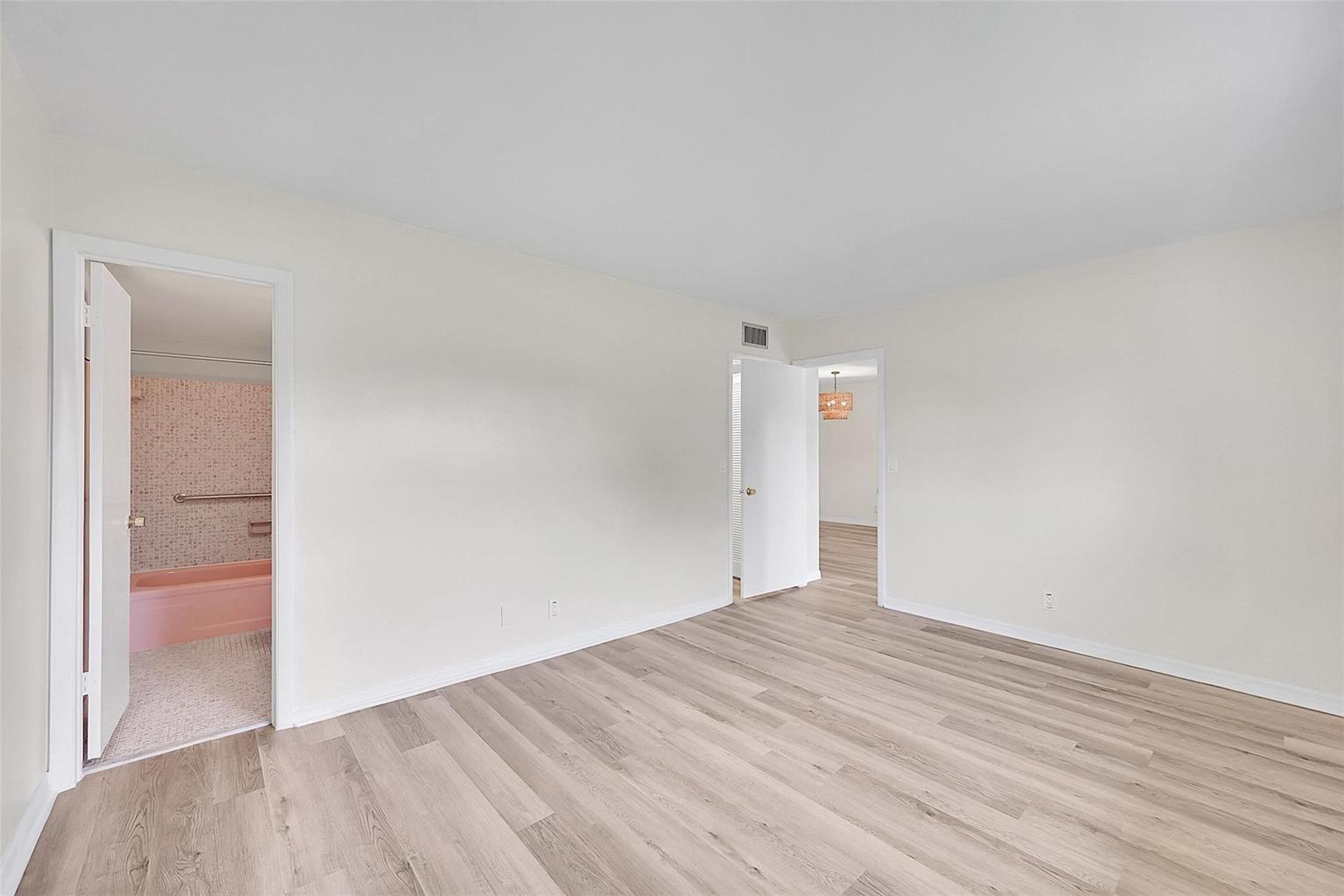 23 Abbey Lane 202 Property Photo 10