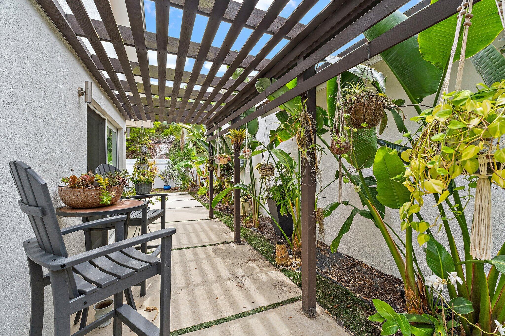 126 Seashore Drive Property Photo 3