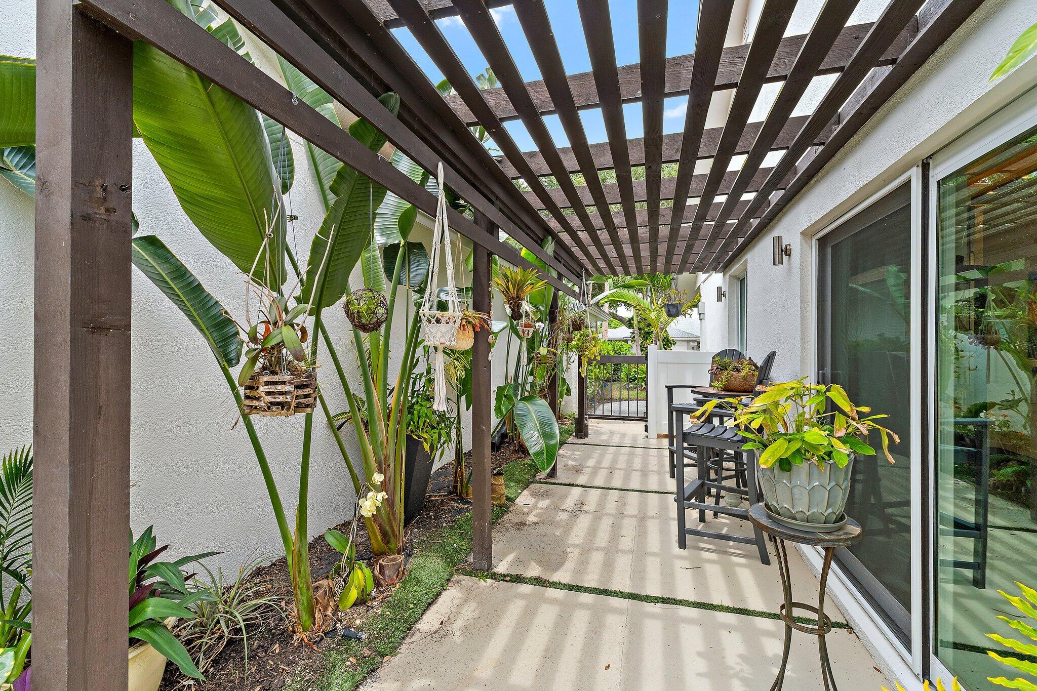 126 Seashore Drive Property Photo 4