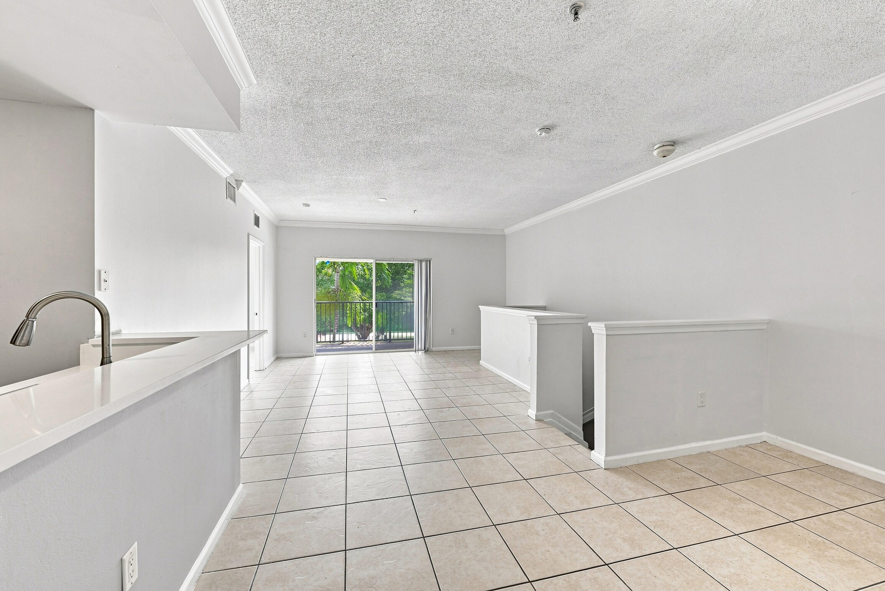 5860 W Sample Road 307 Property Photo 6
