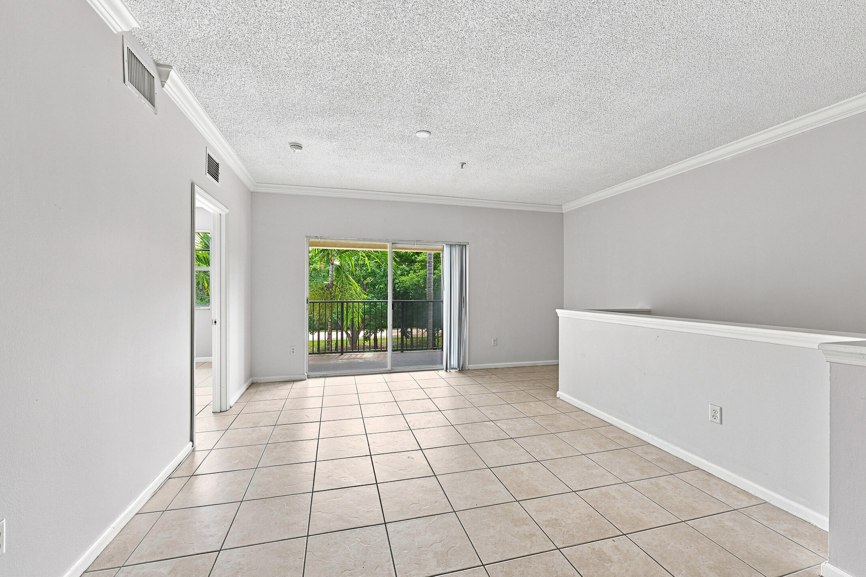 5860 W Sample Road 307 Property Photo 8