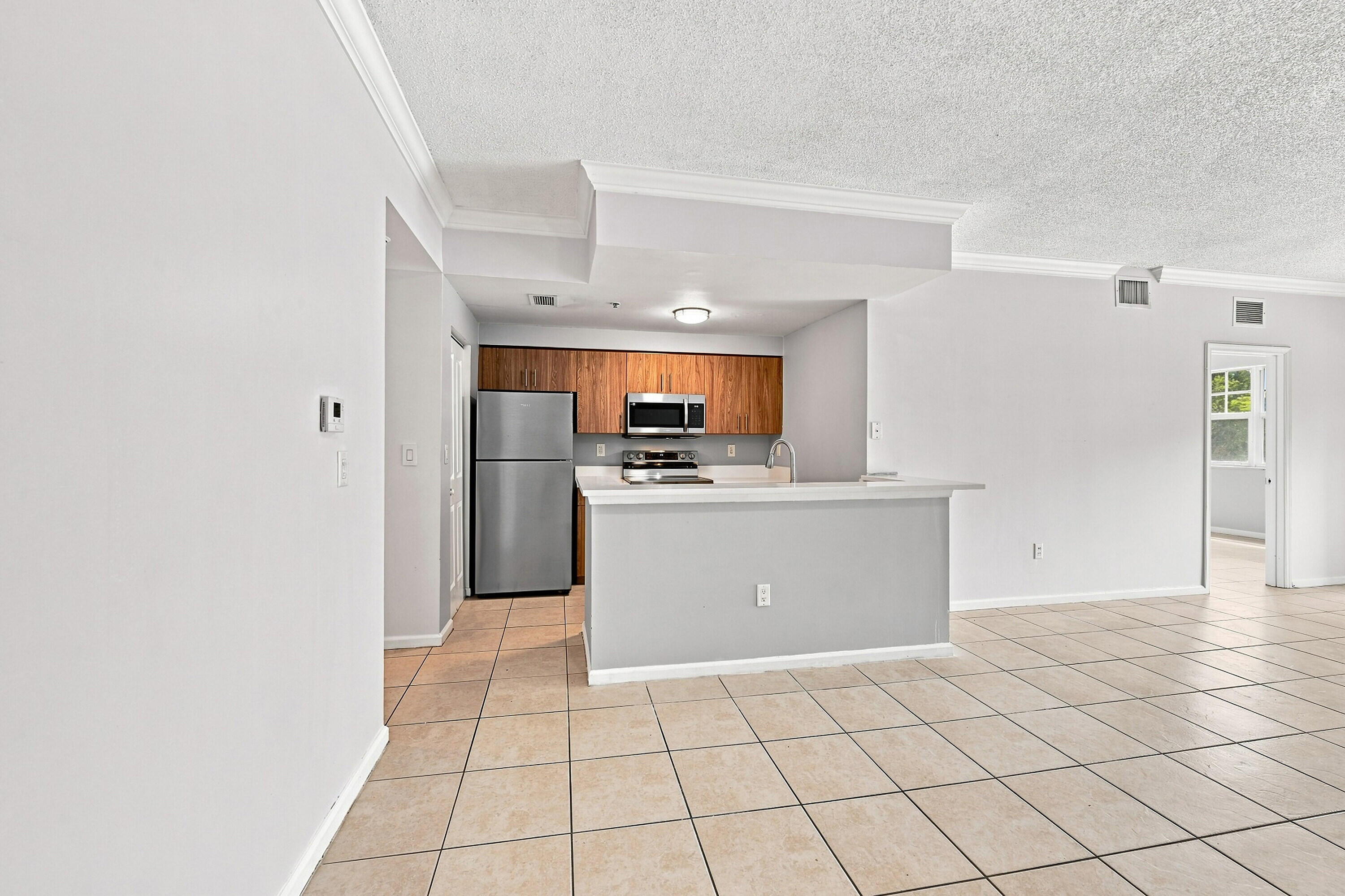5860 W Sample Road 307 Property Photo 14
