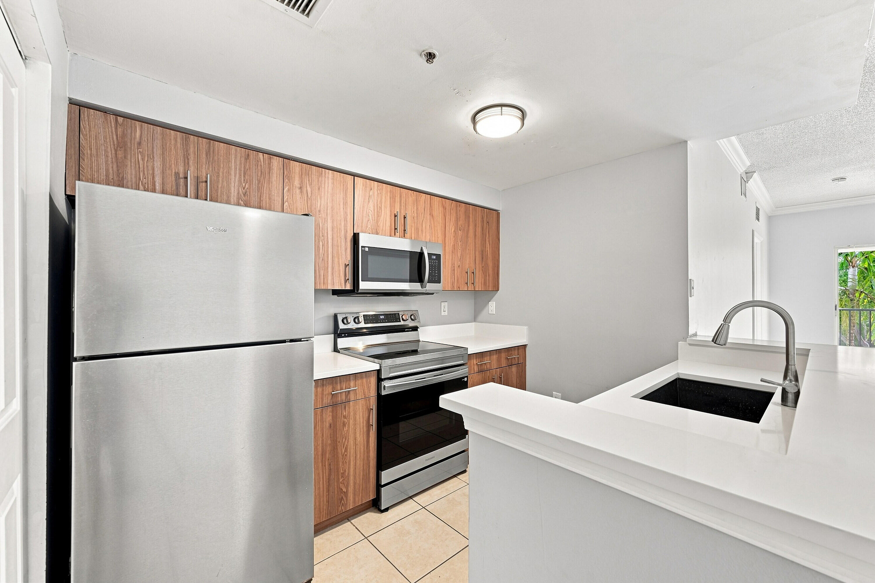 5860 W Sample Road 307 Property Photo 16