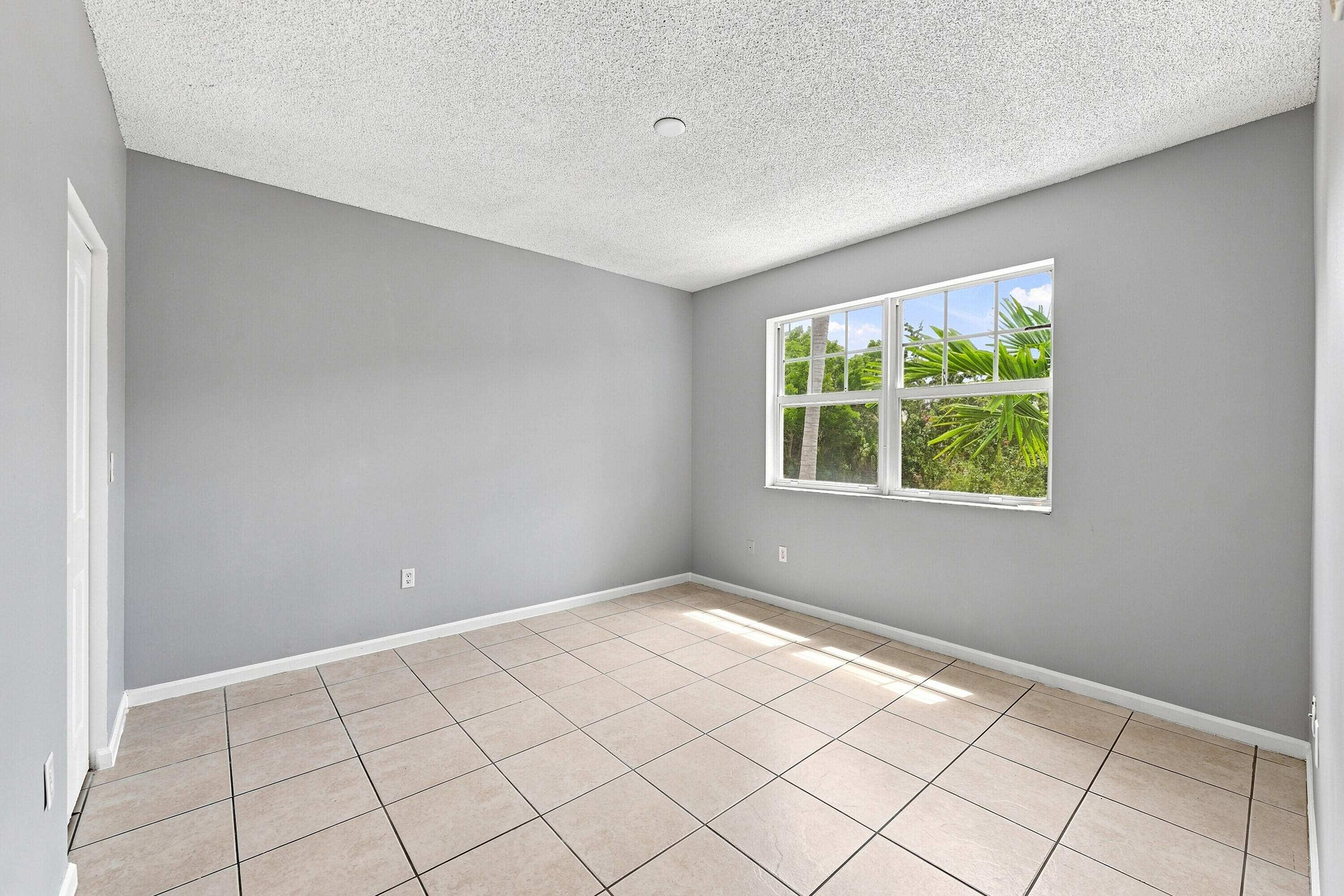 5860 W Sample Road 307 Property Photo 19