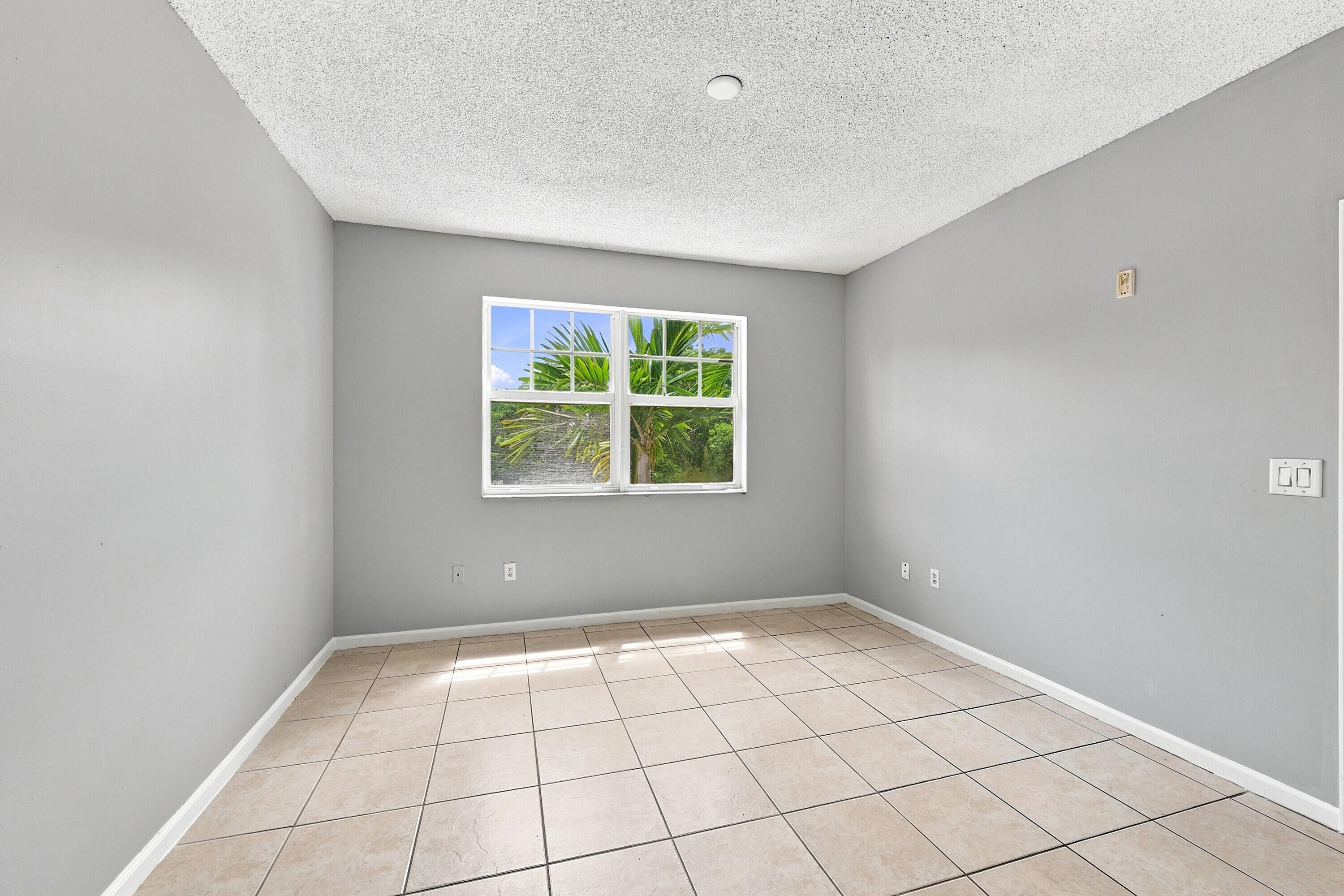 5860 W Sample Road 307 Property Photo 20