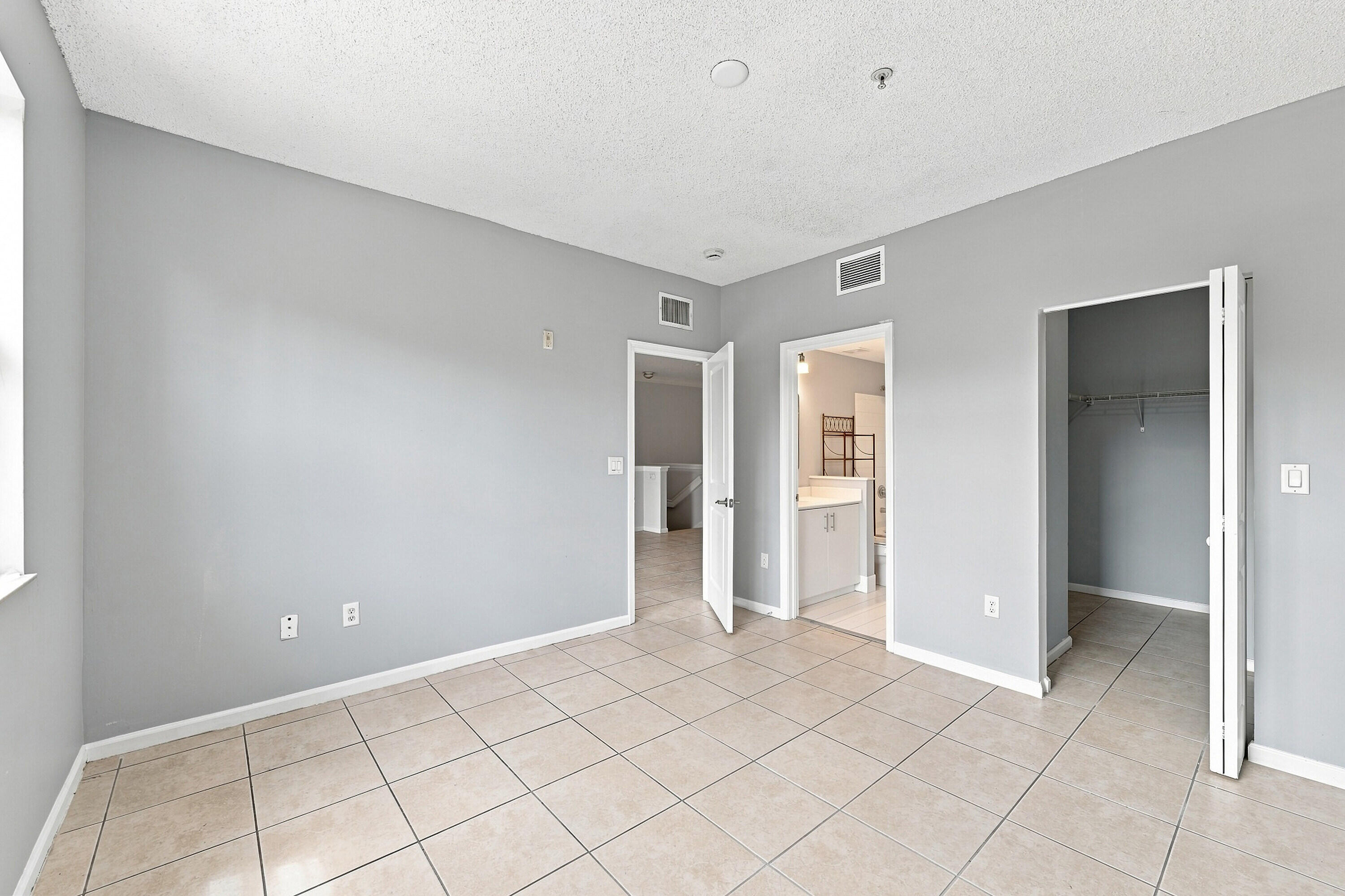 5860 W Sample Road 307 Property Photo 22