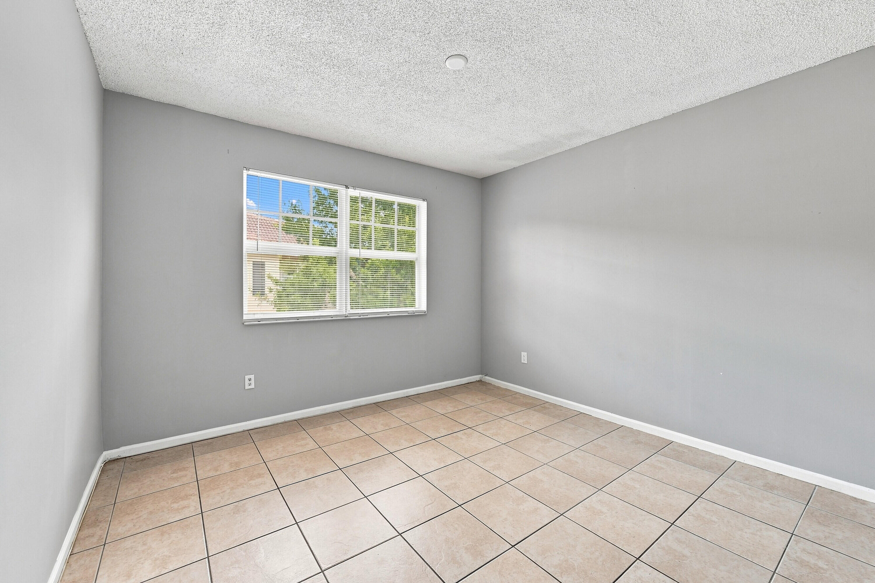 5860 W Sample Road 307 Property Photo 25