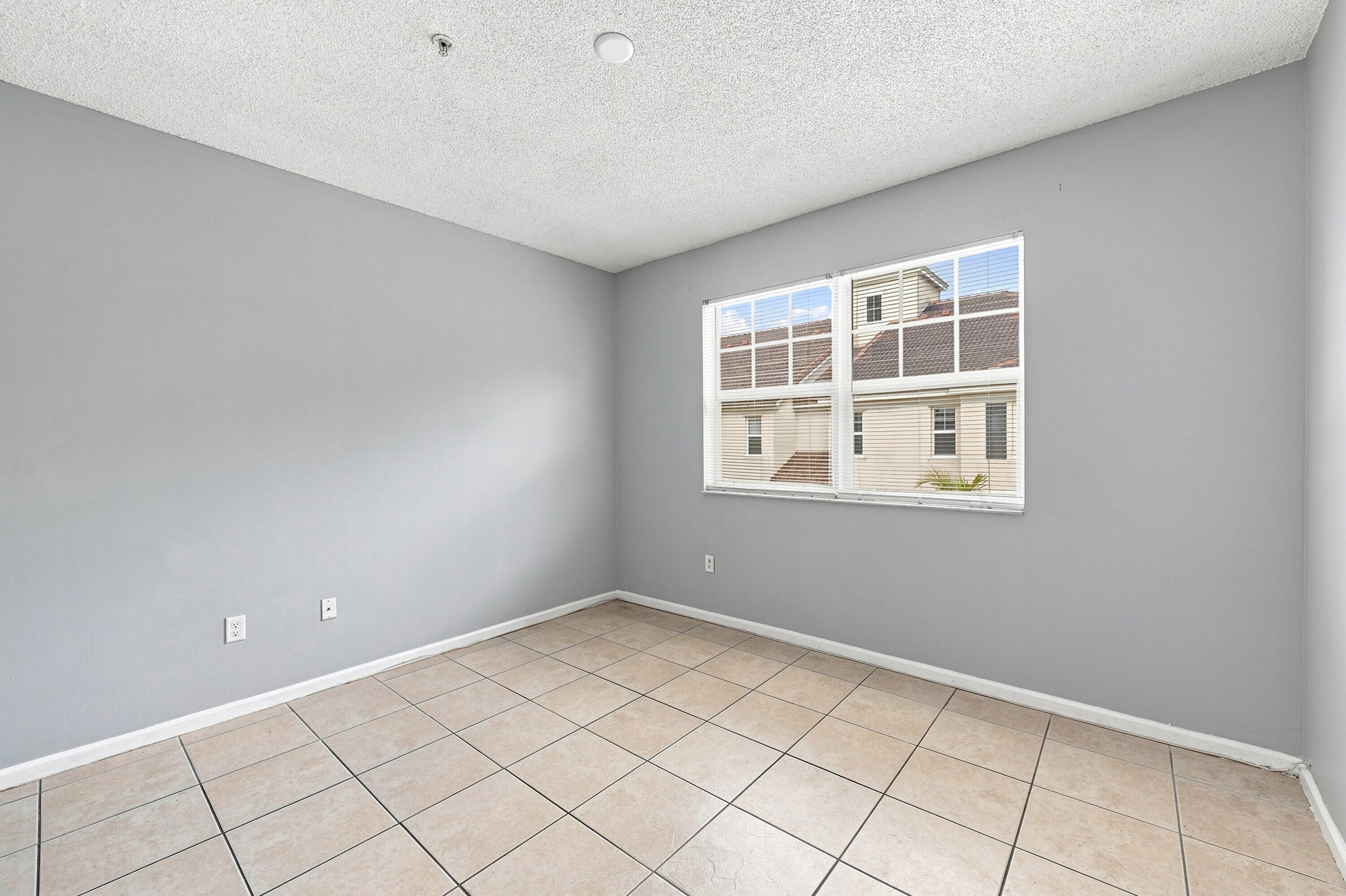 5860 W Sample Road 307 Property Photo 26