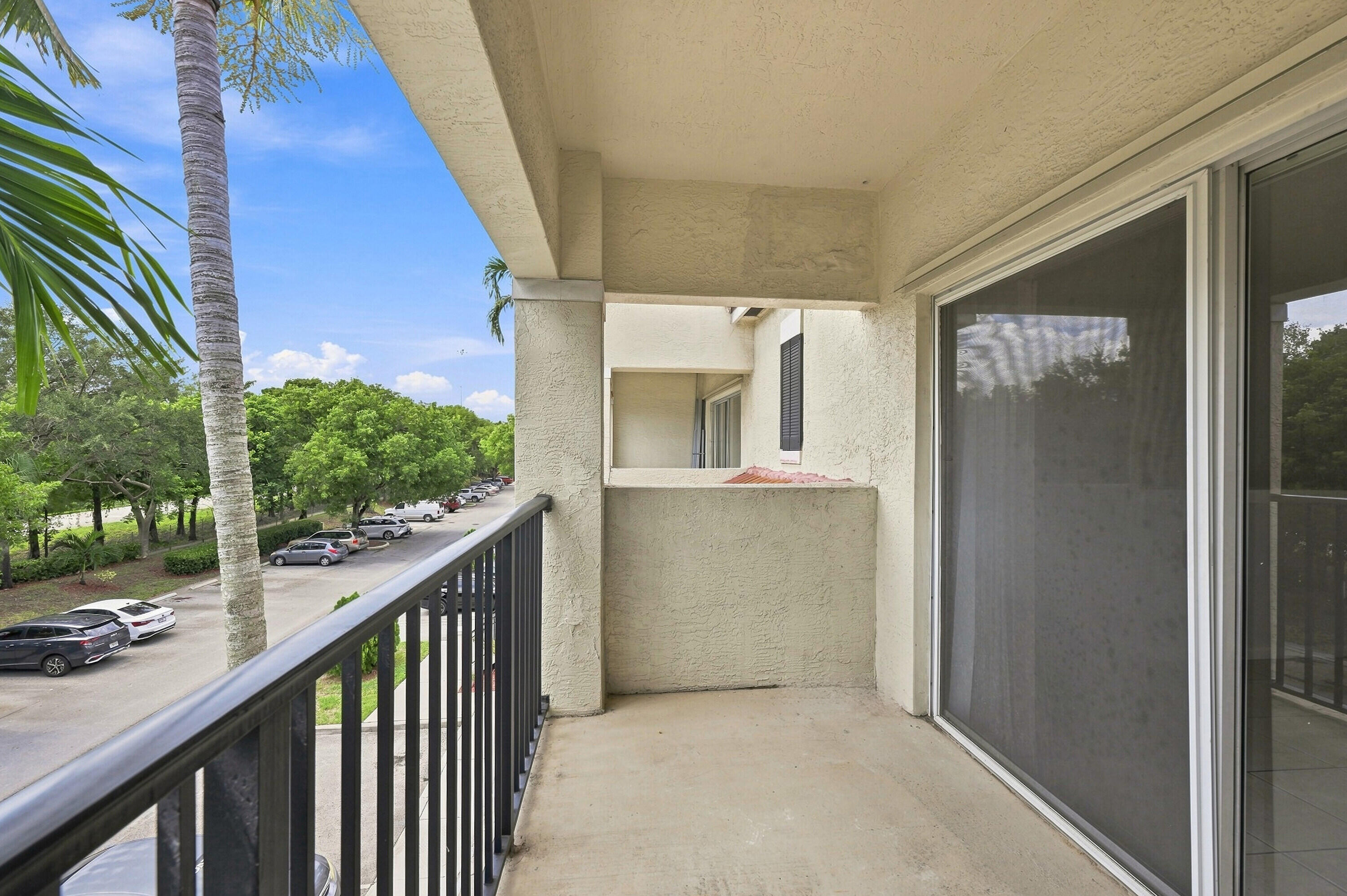 5860 W Sample Road 307 Property Photo 35