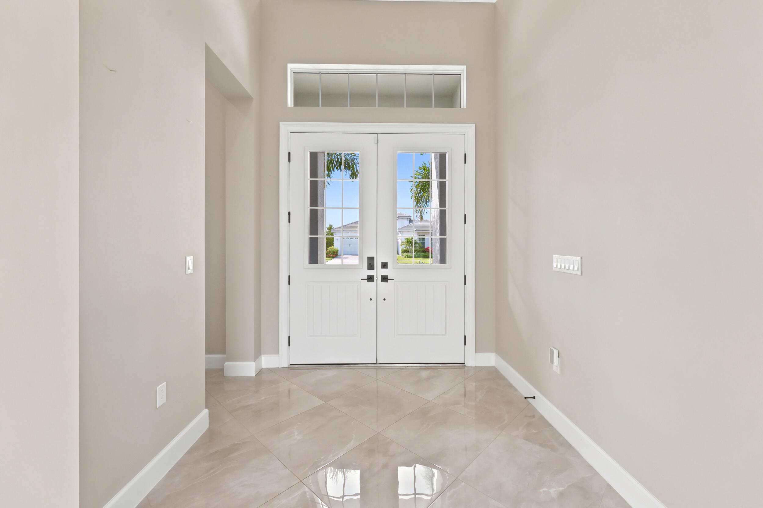 14831 Wildwood Circle Property Photo 6