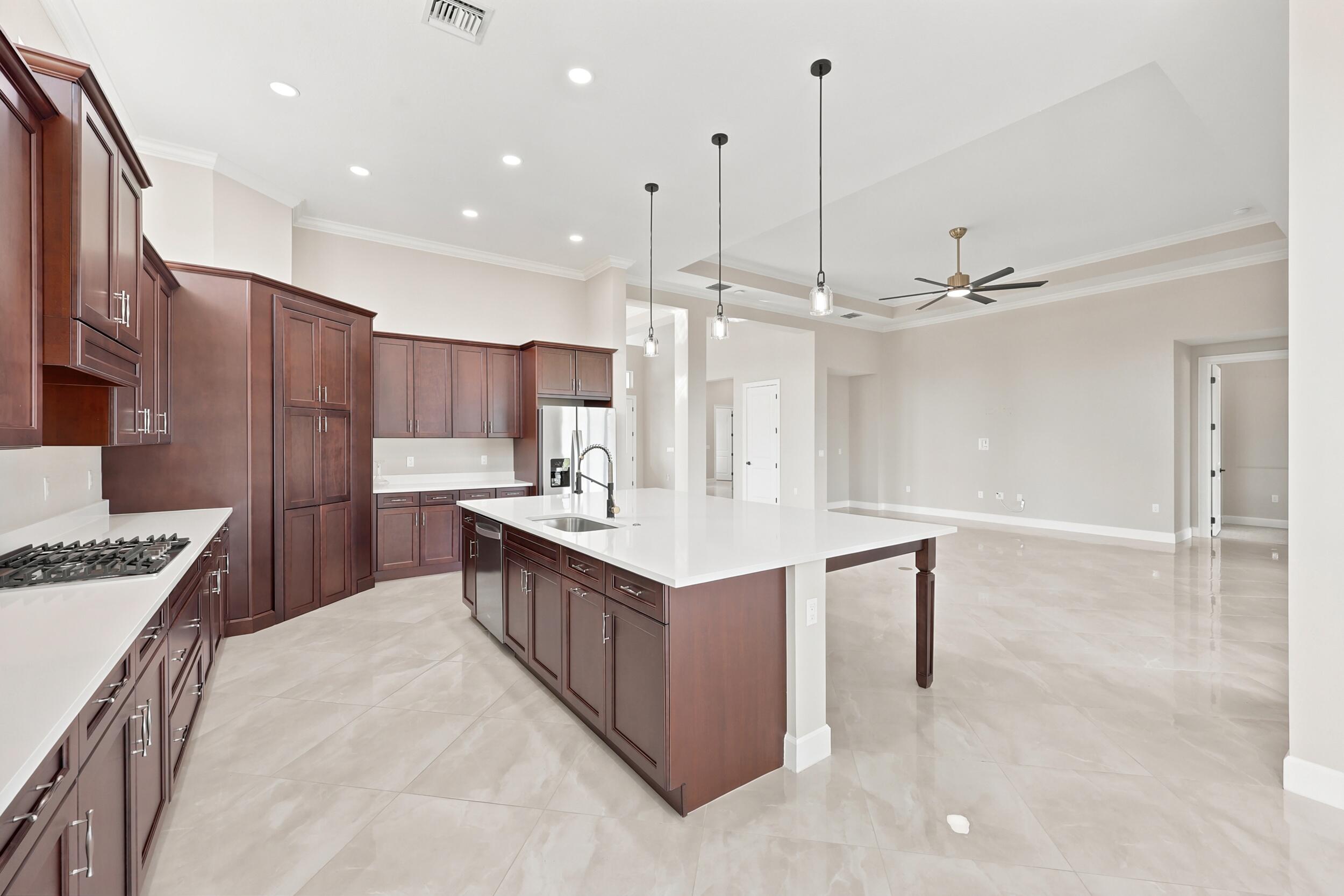 14831 Wildwood Circle Property Photo 34