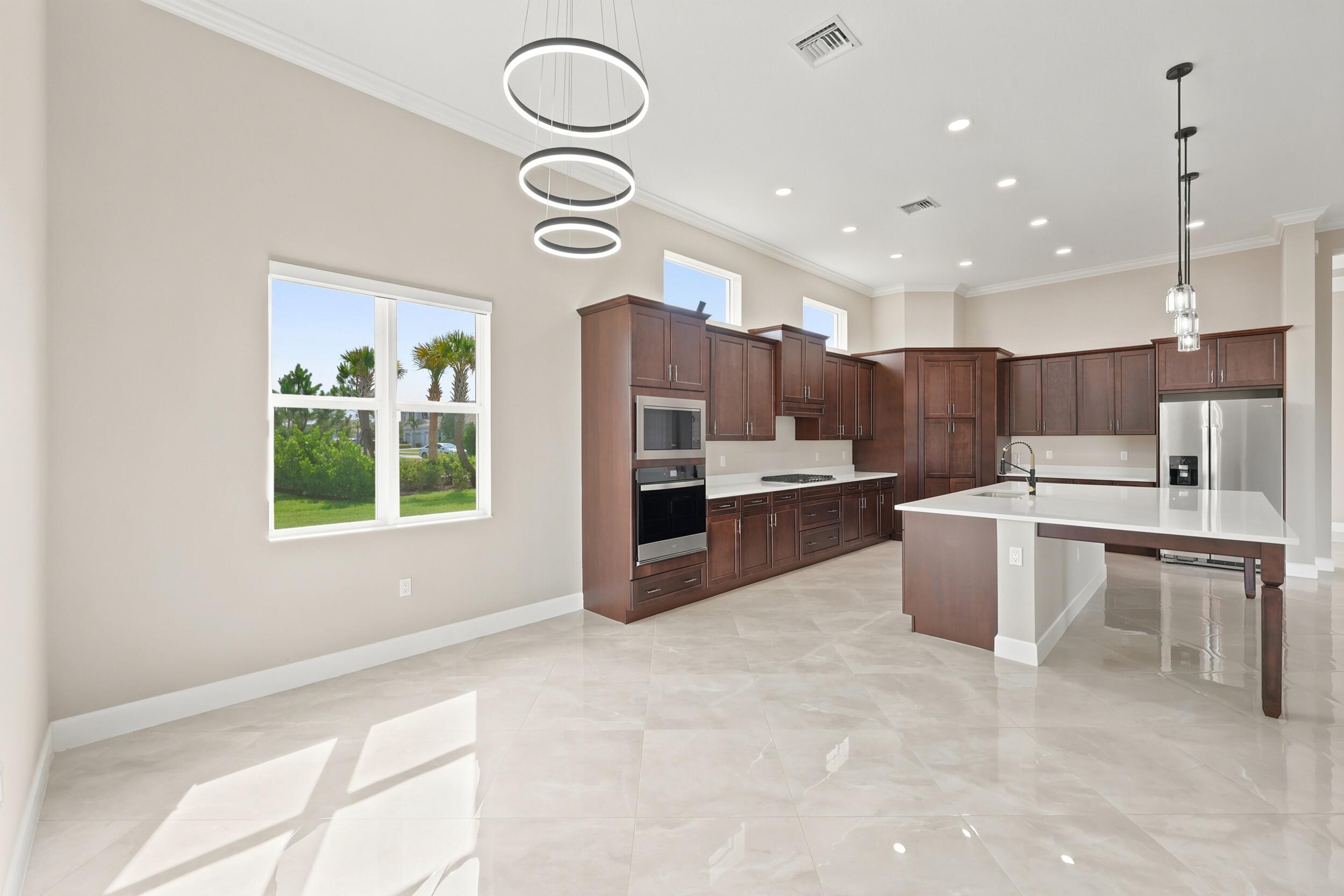 14831 Wildwood Circle Property Photo 37