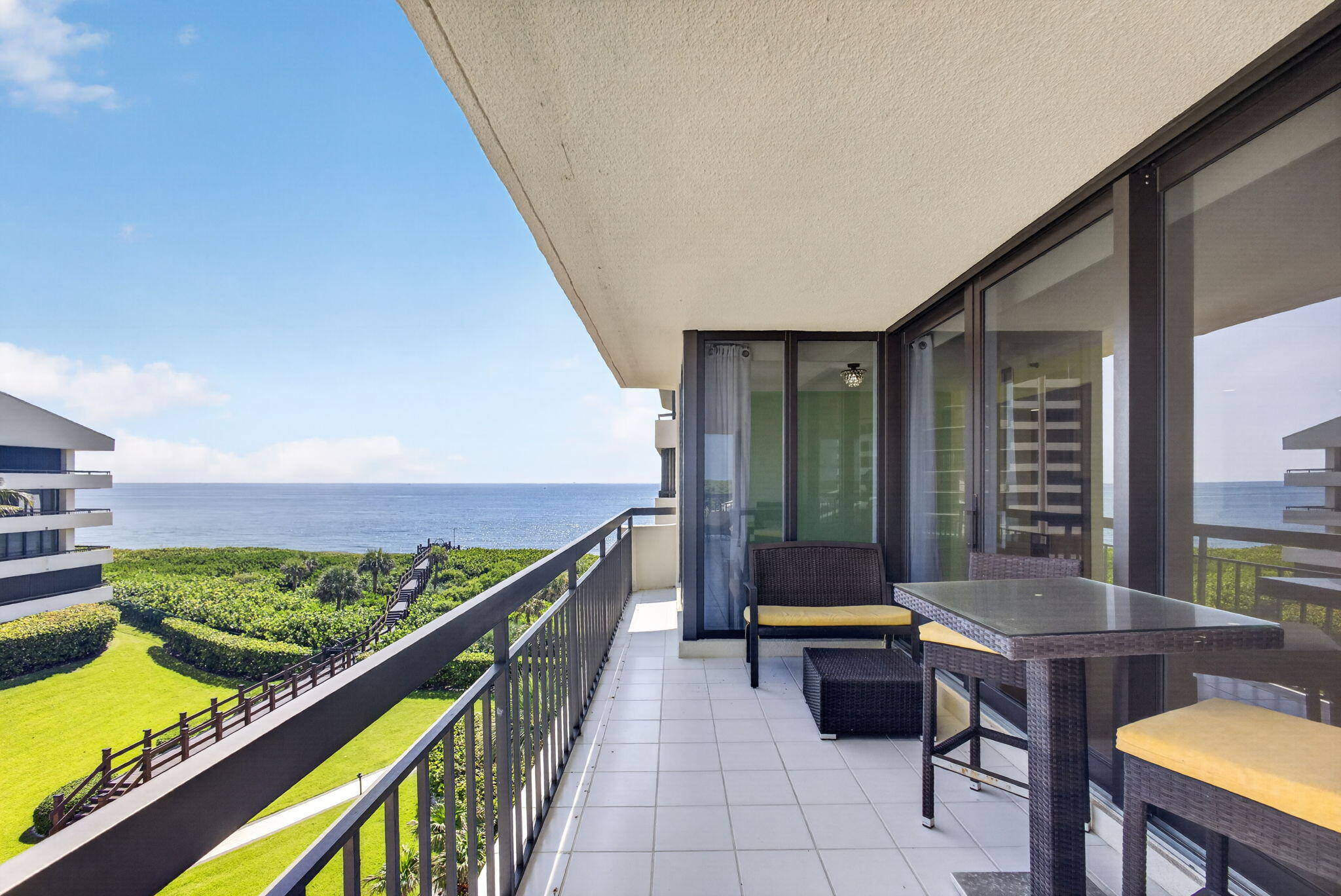 4000 N Ocean Drive 403 Property Photo 3