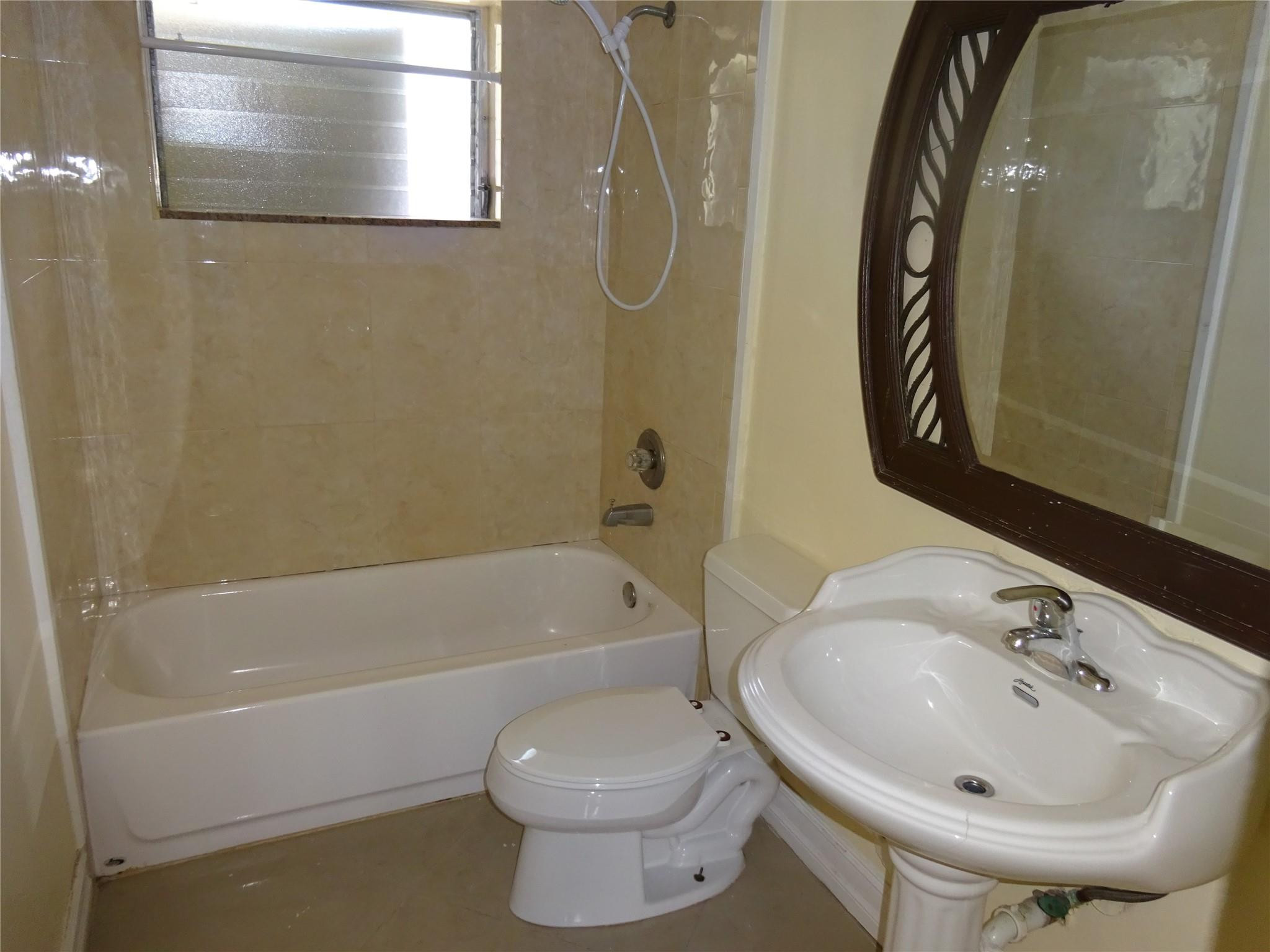 740 E Evanston Circle E Property Photo 3
