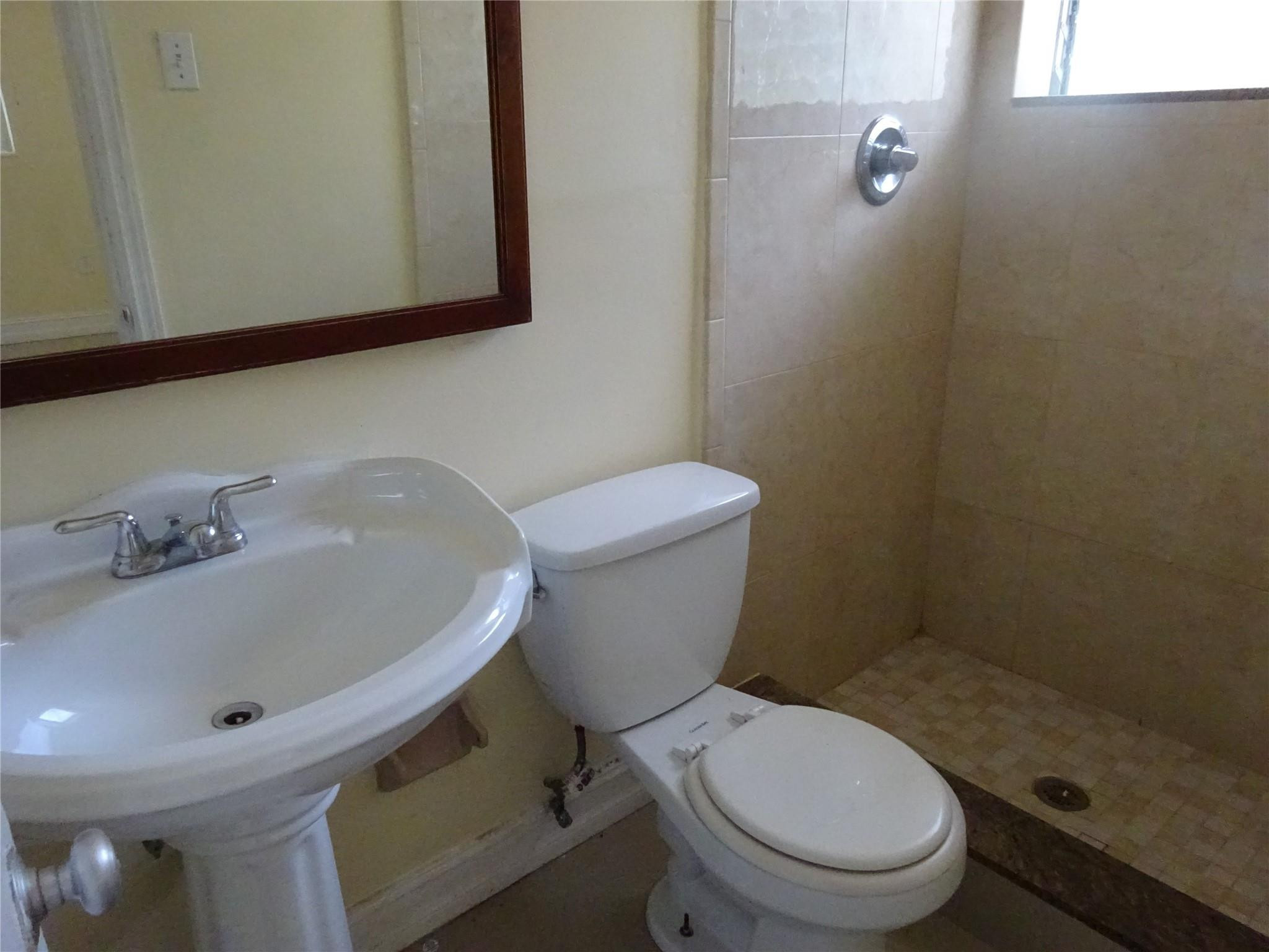 740 E Evanston Circle E Property Photo 4
