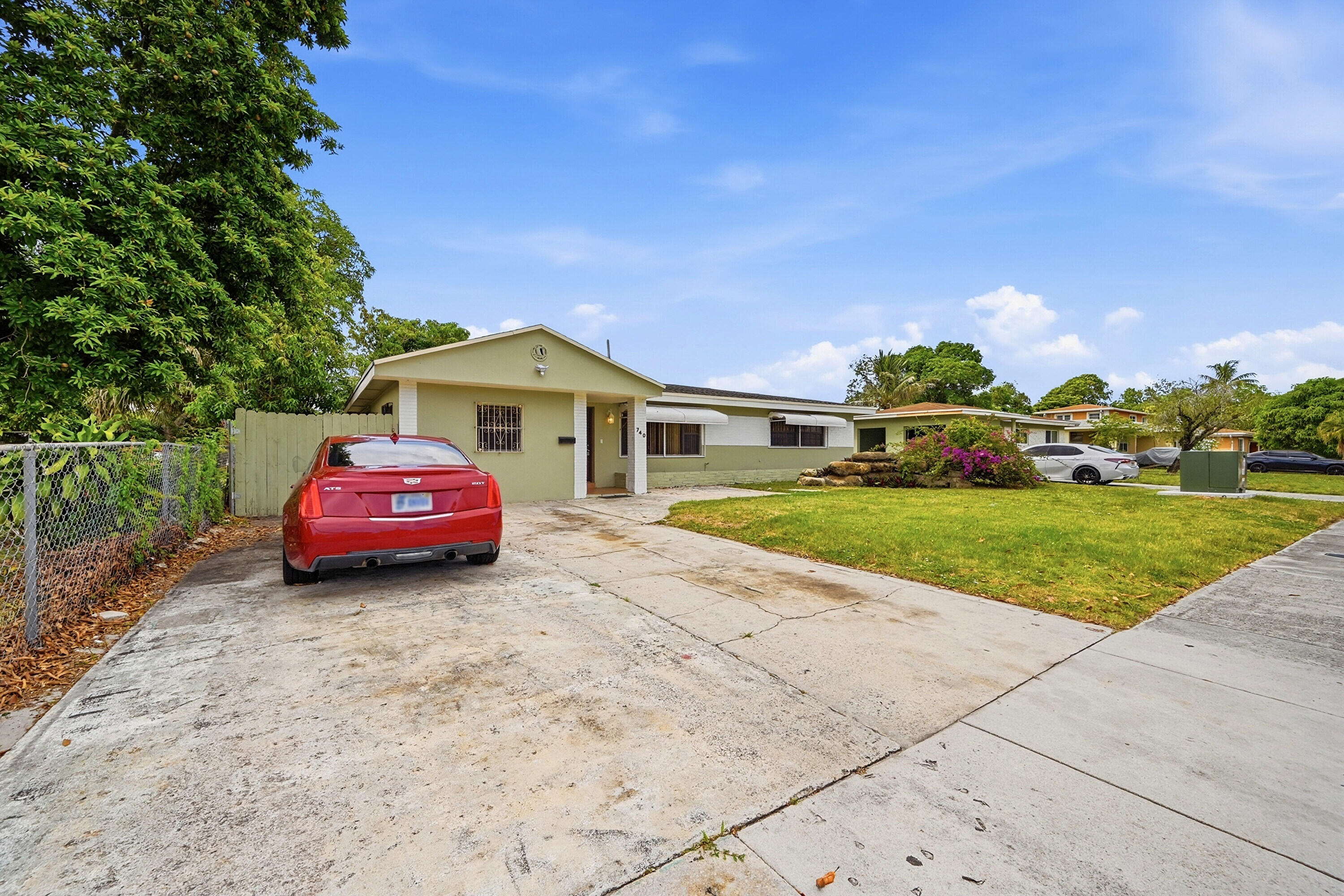 740 E Evanston Circle E Property Photo 9
