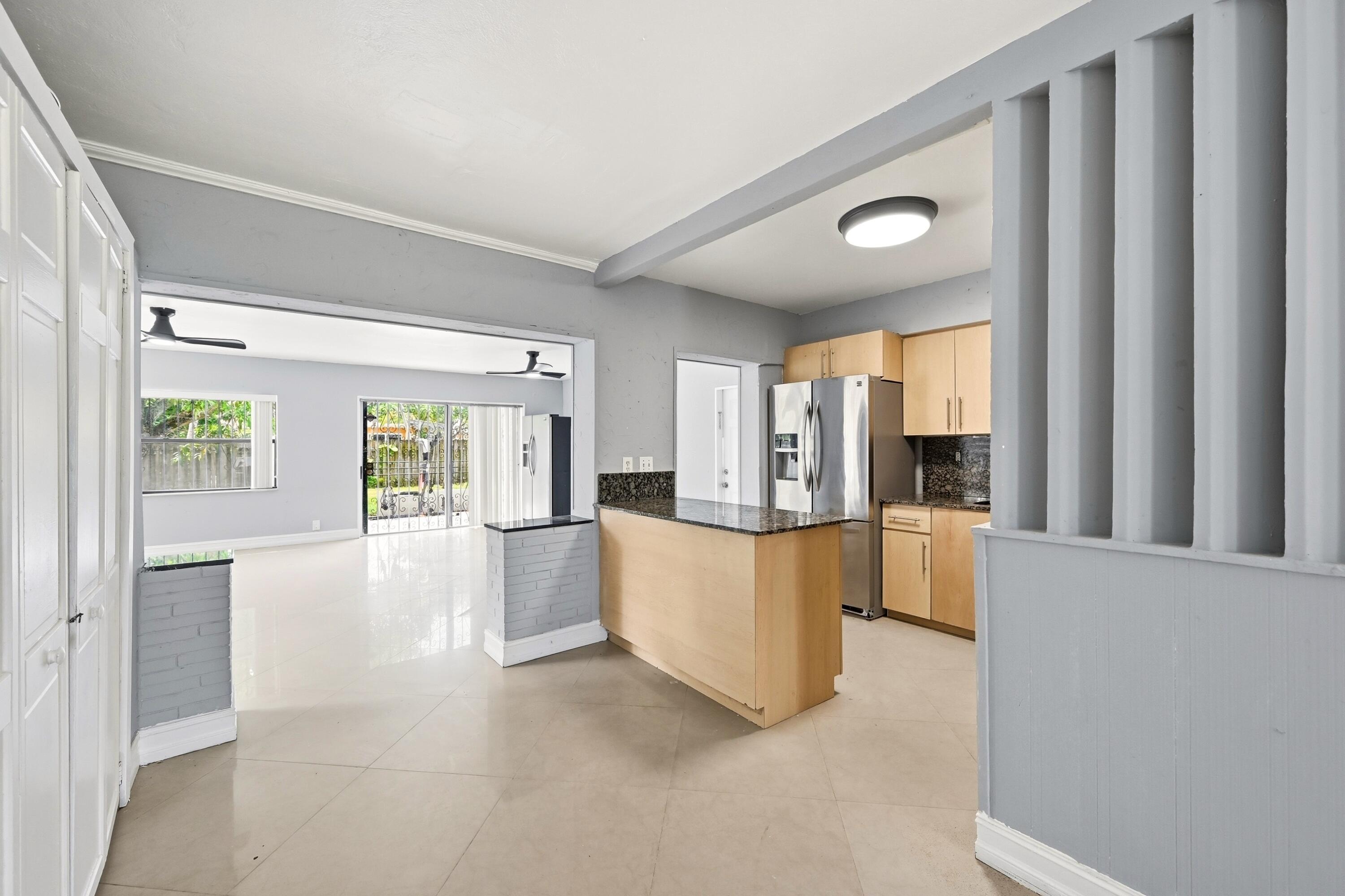 740 E Evanston Circle E Property Photo 15