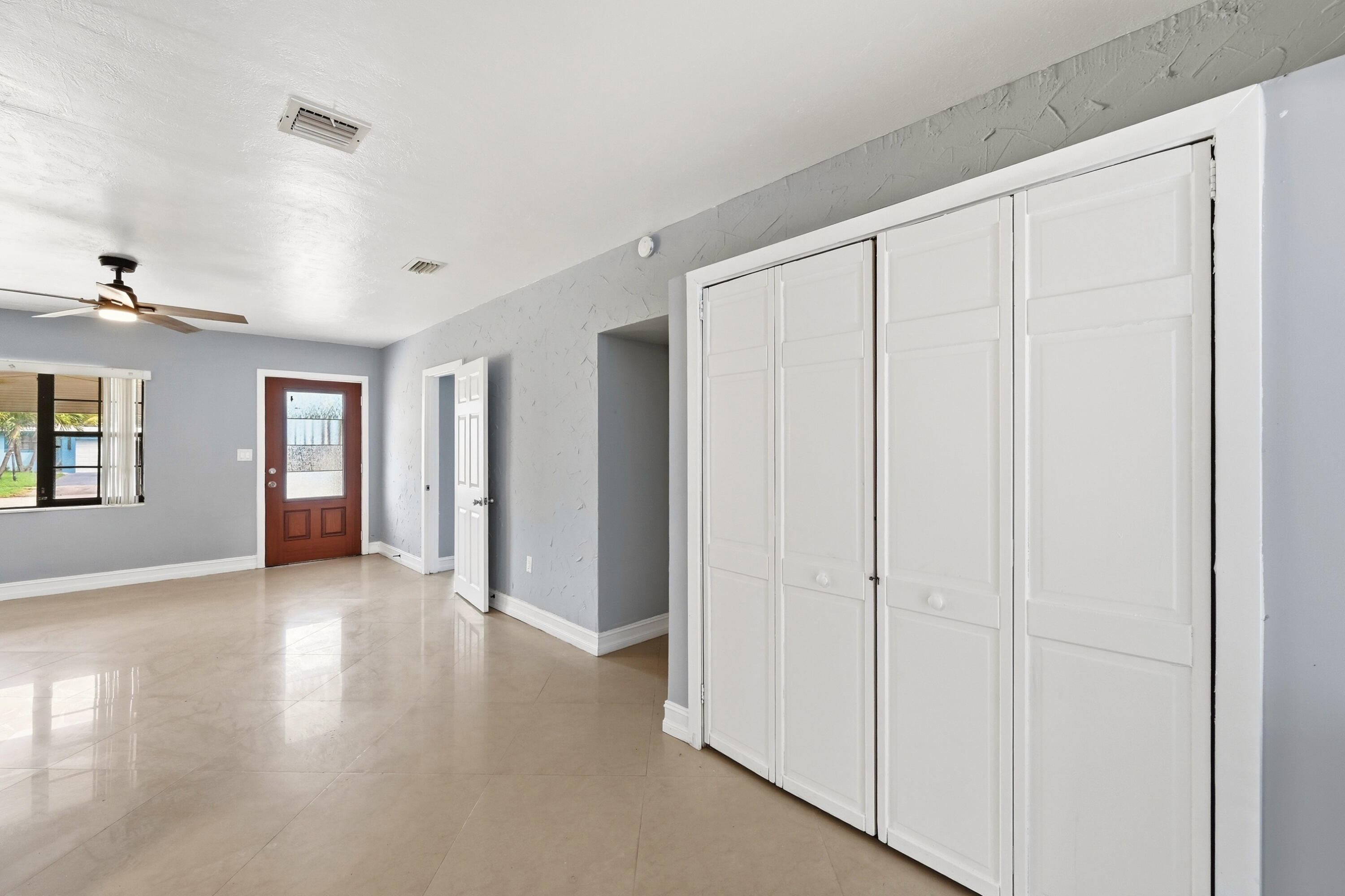 740 E Evanston Circle E Property Photo 16