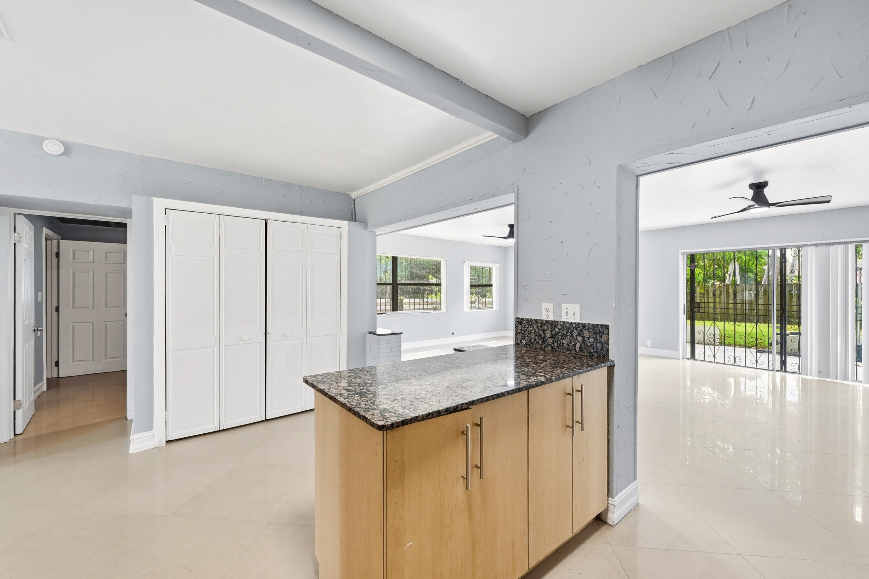 740 E Evanston Circle E Property Photo 19