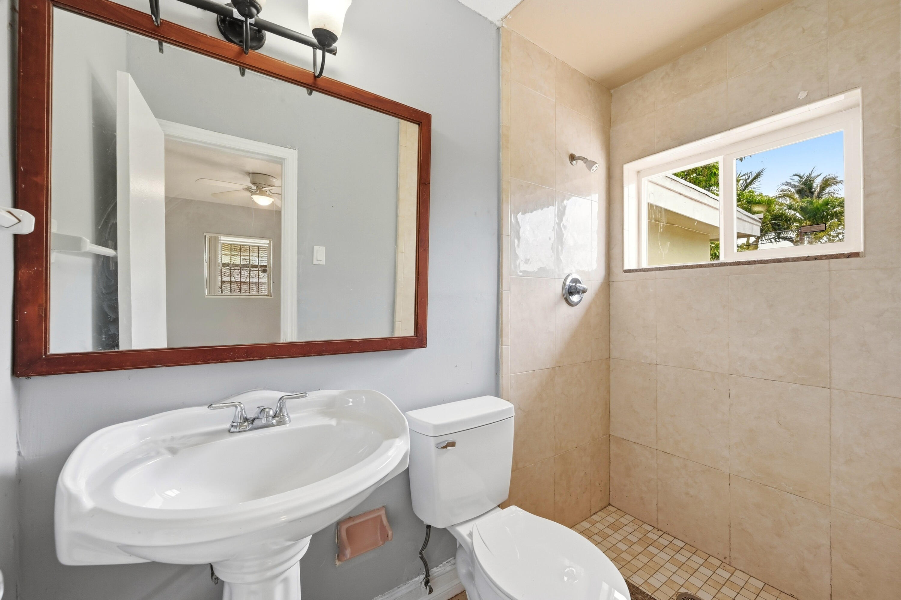 740 E Evanston Circle E Property Photo 28