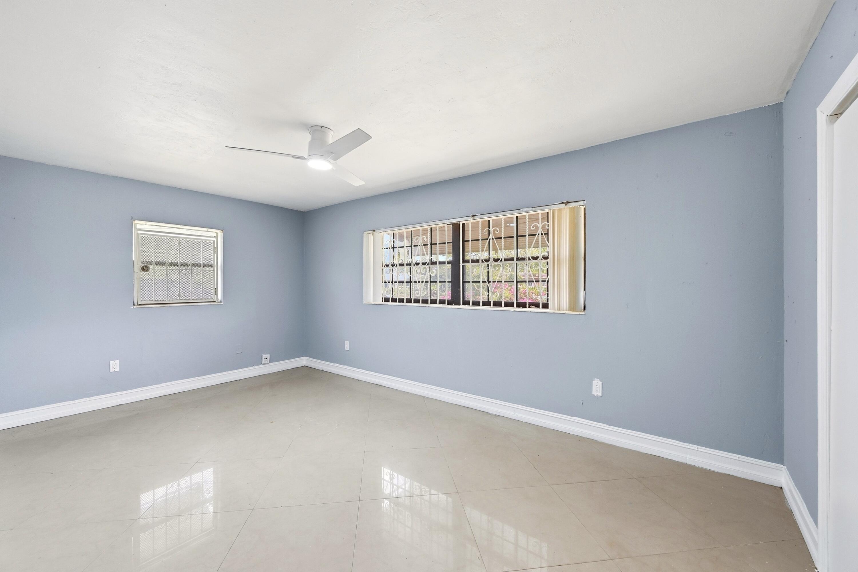 740 E Evanston Circle E Property Photo 29