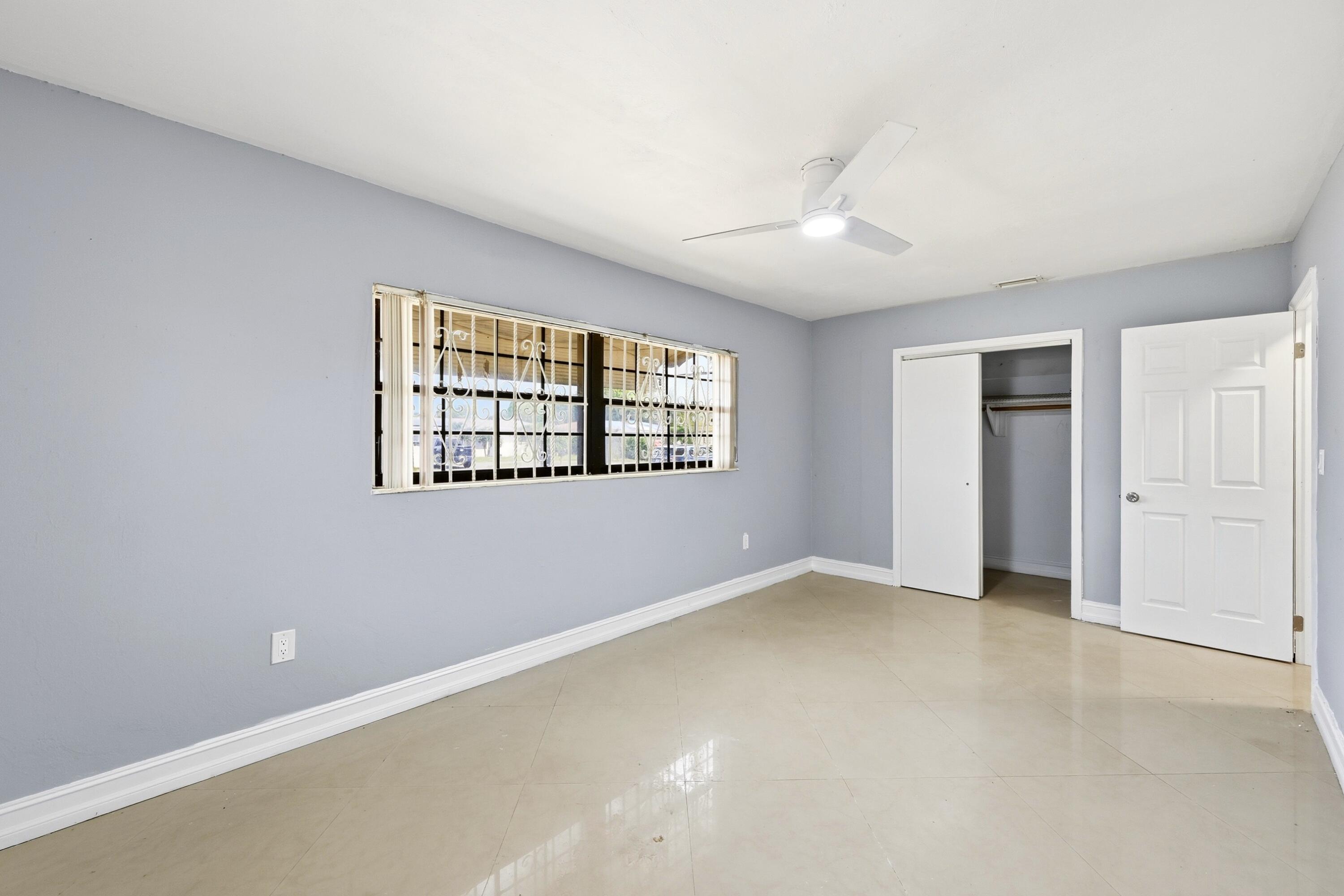 740 E Evanston Circle E Property Photo 30