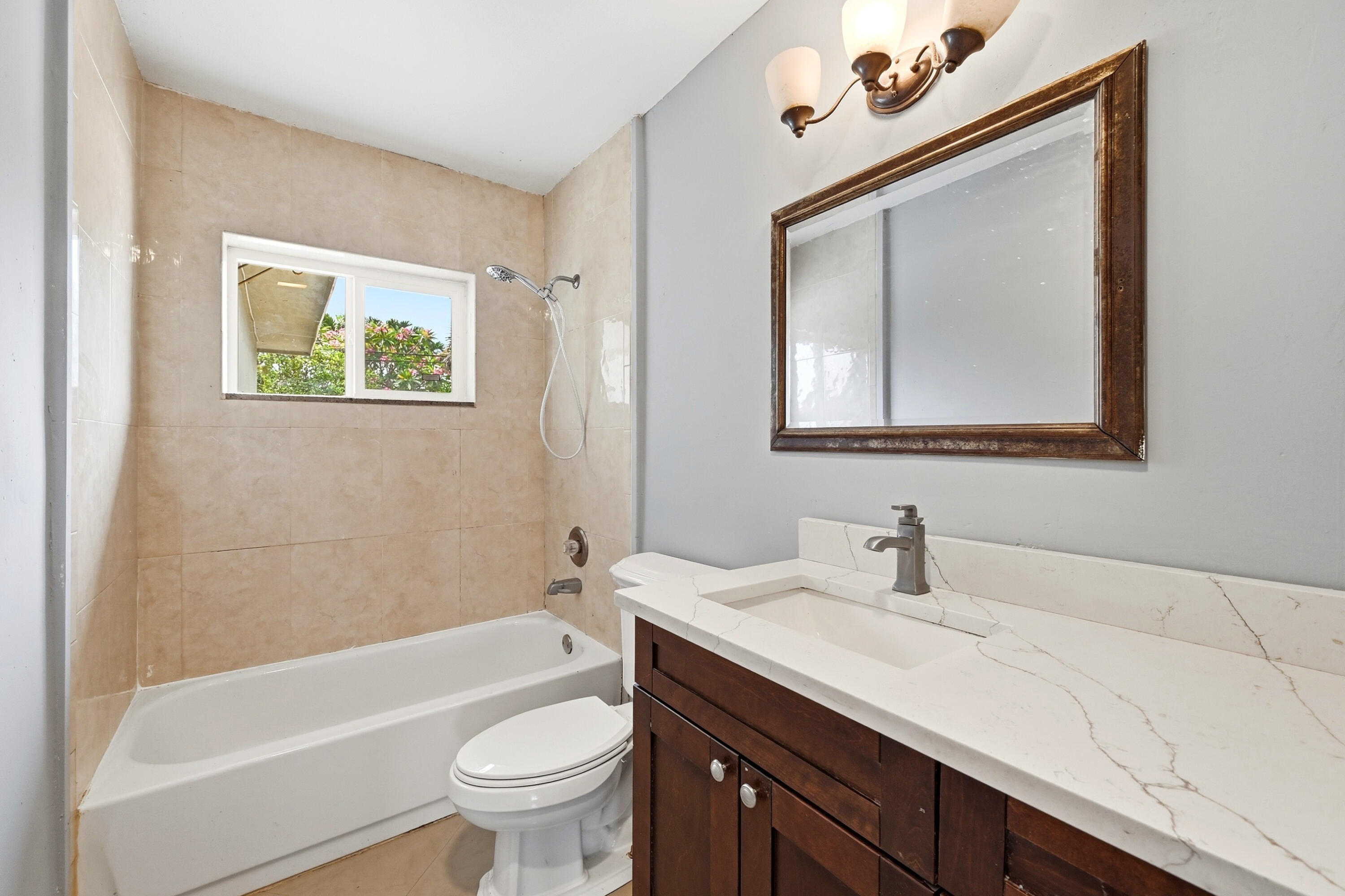 740 E Evanston Circle E Property Photo 32