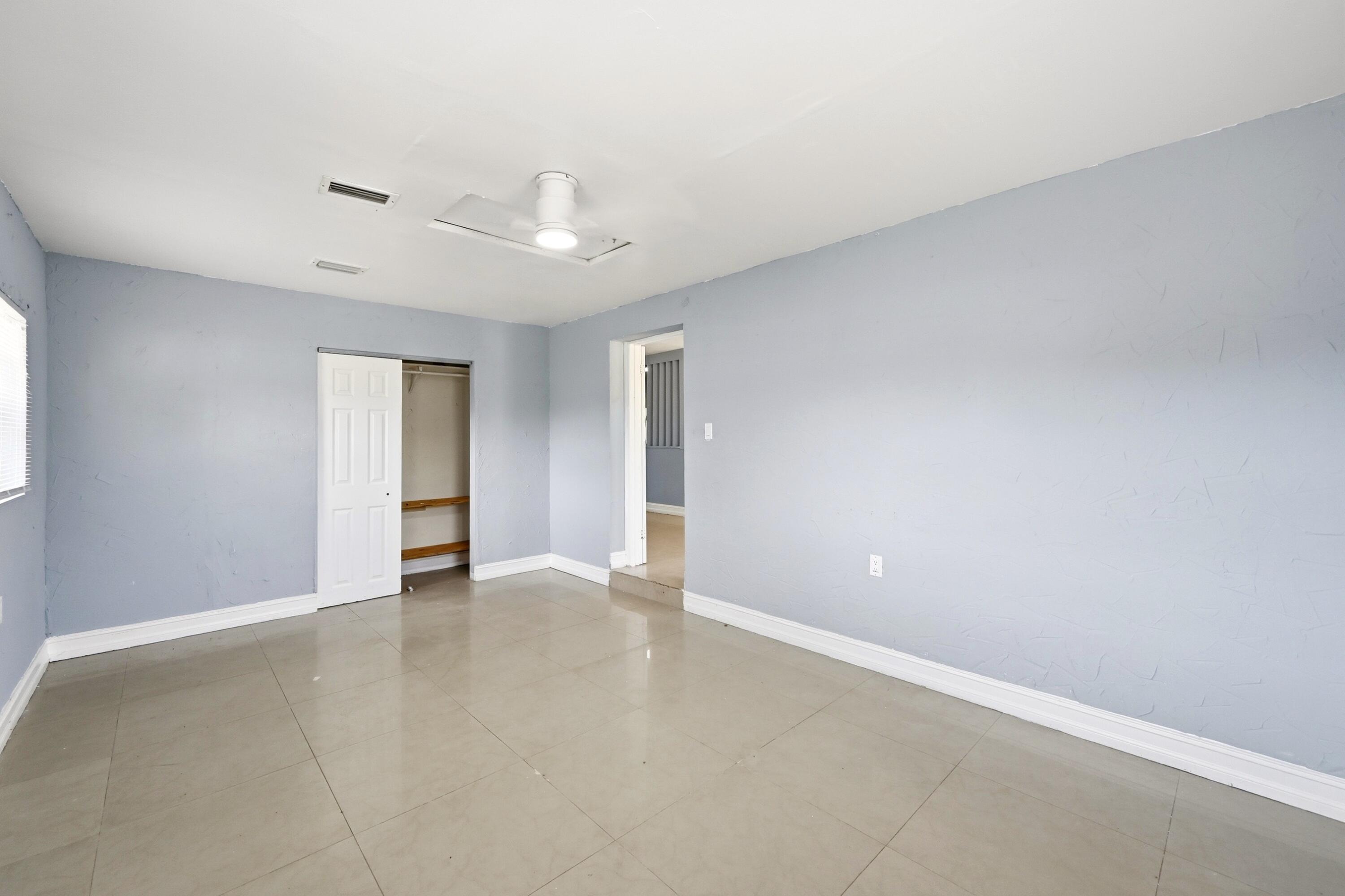 740 E Evanston Circle E Property Photo 34