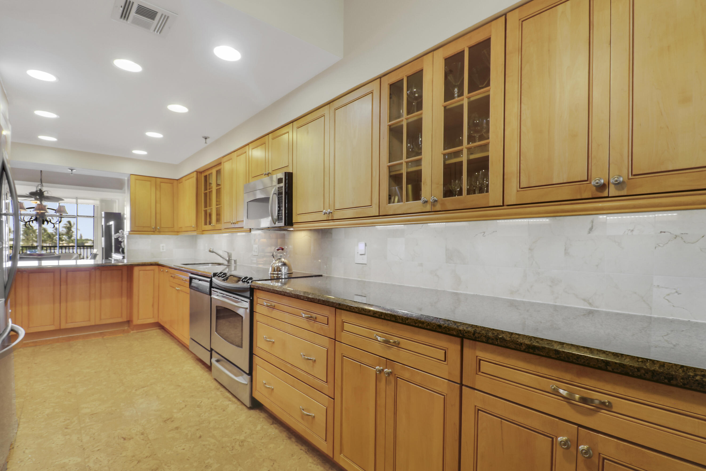 11370 Twelve Oaks Way 416 Property Photo 12