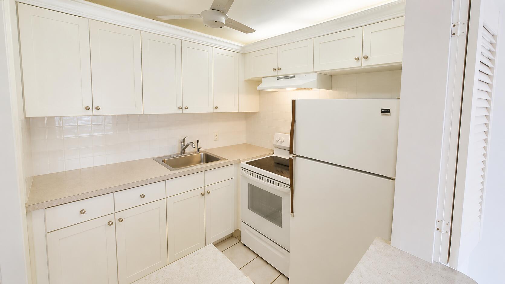 338 Camden O Property Photo 4