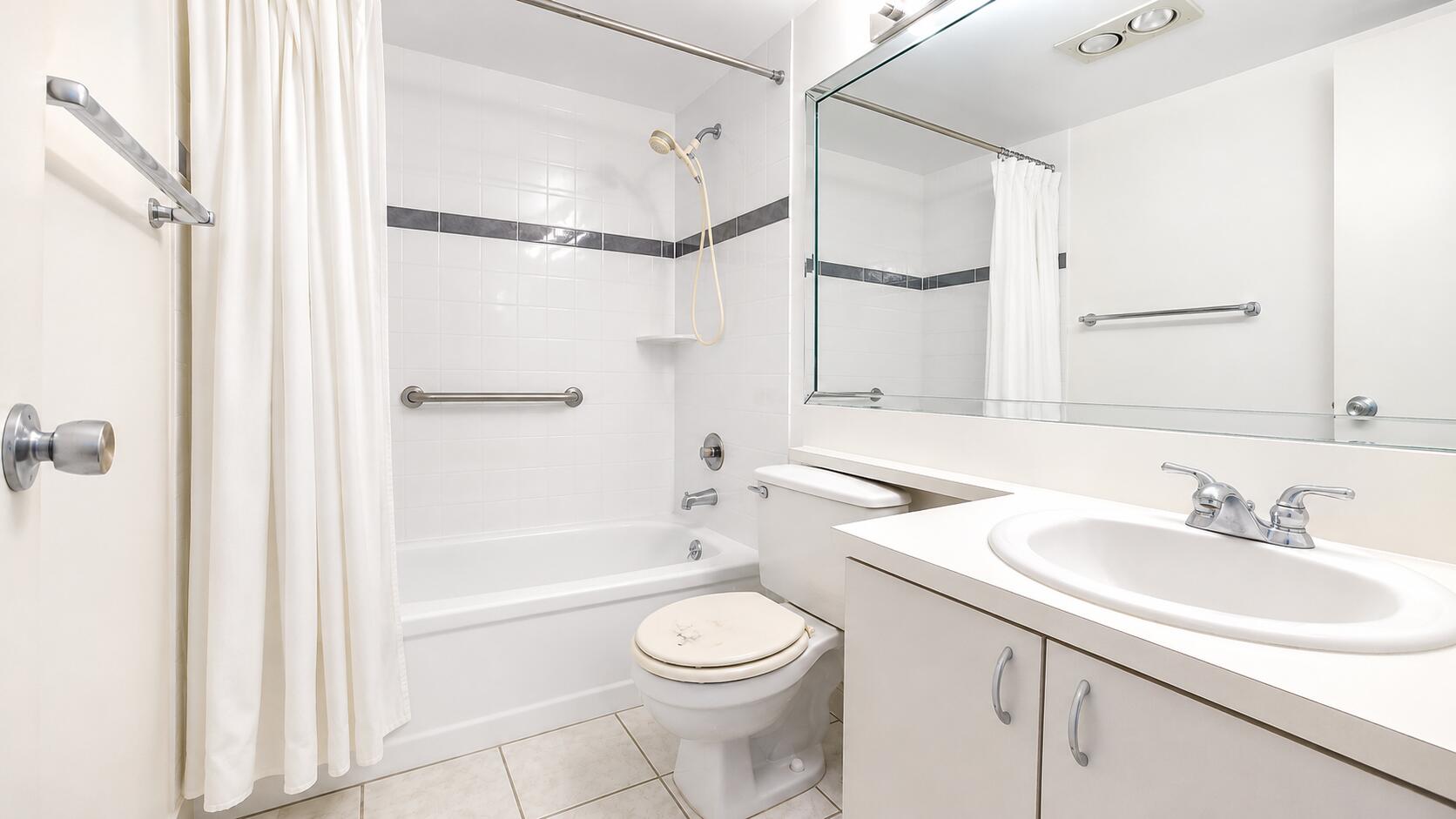 338 Camden O Property Photo 6