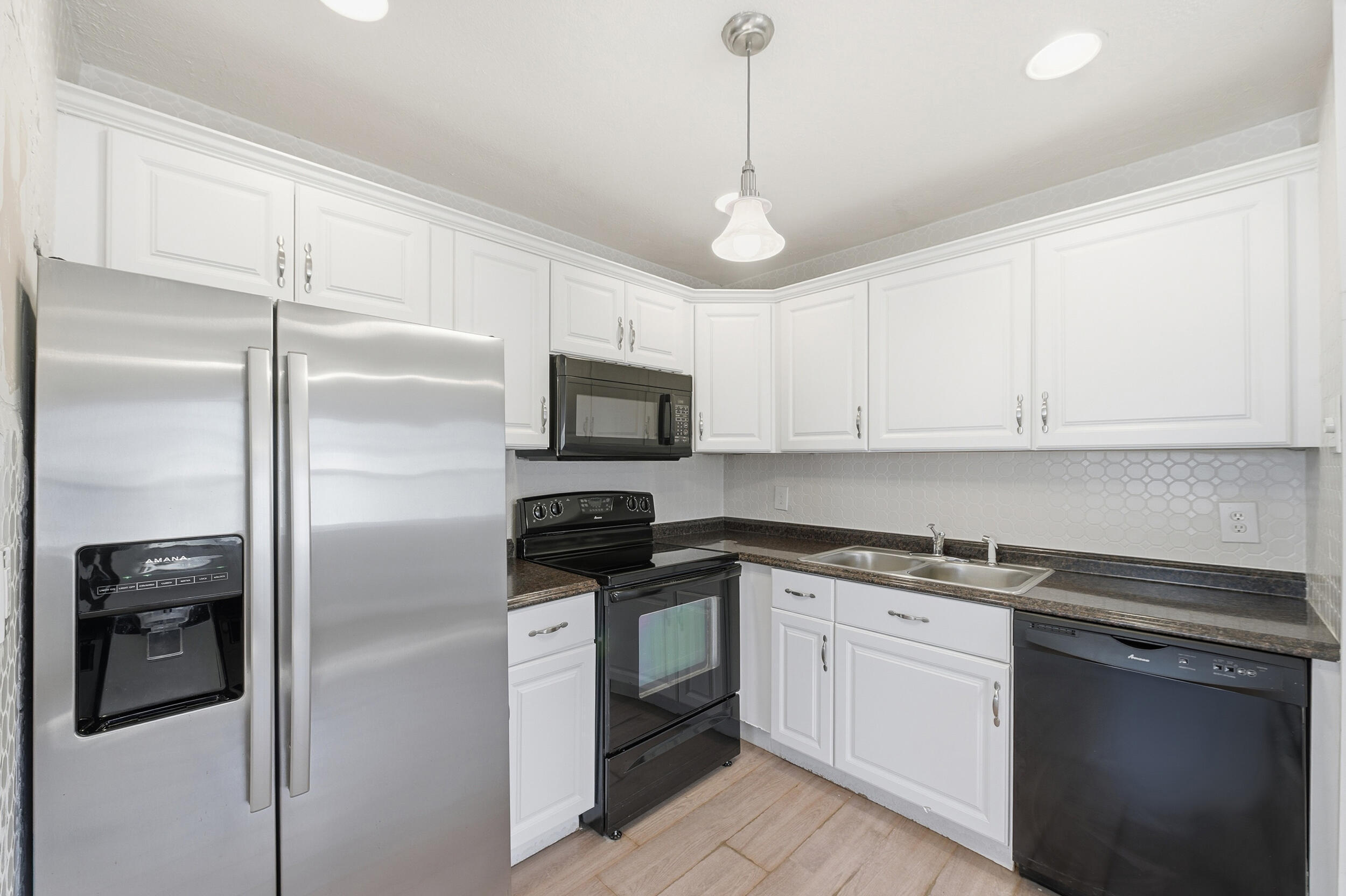 710 Monaco O Property Photo 5