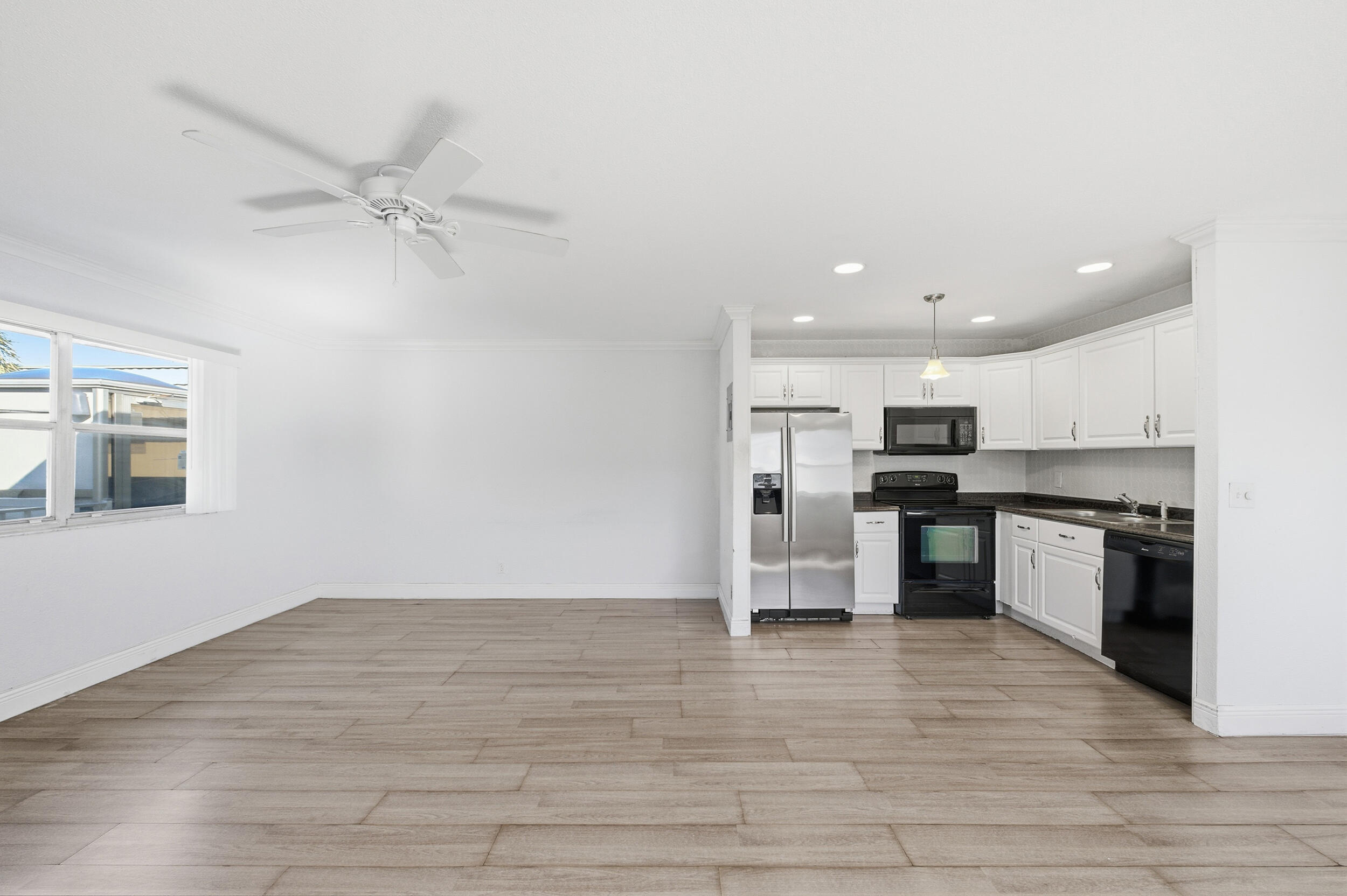 710 Monaco O Property Photo 6