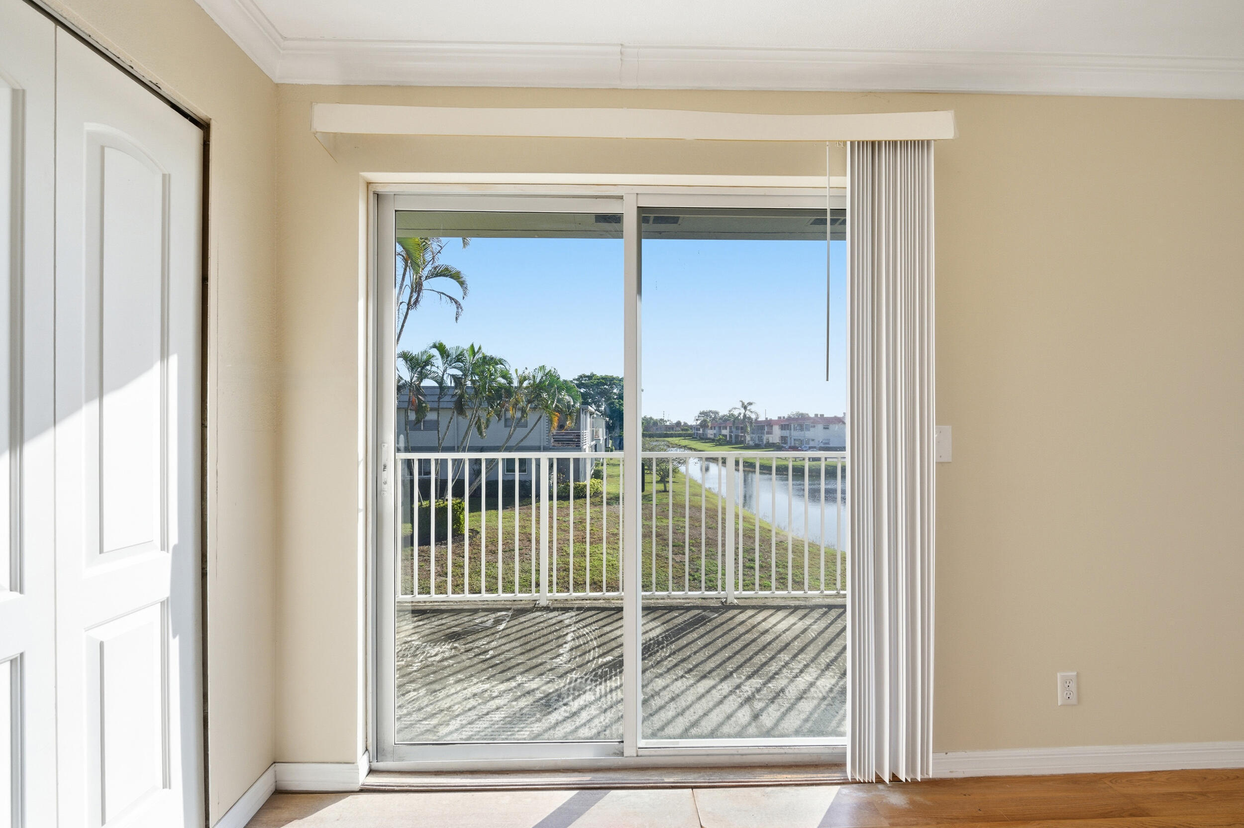 710 Monaco O Property Photo 9