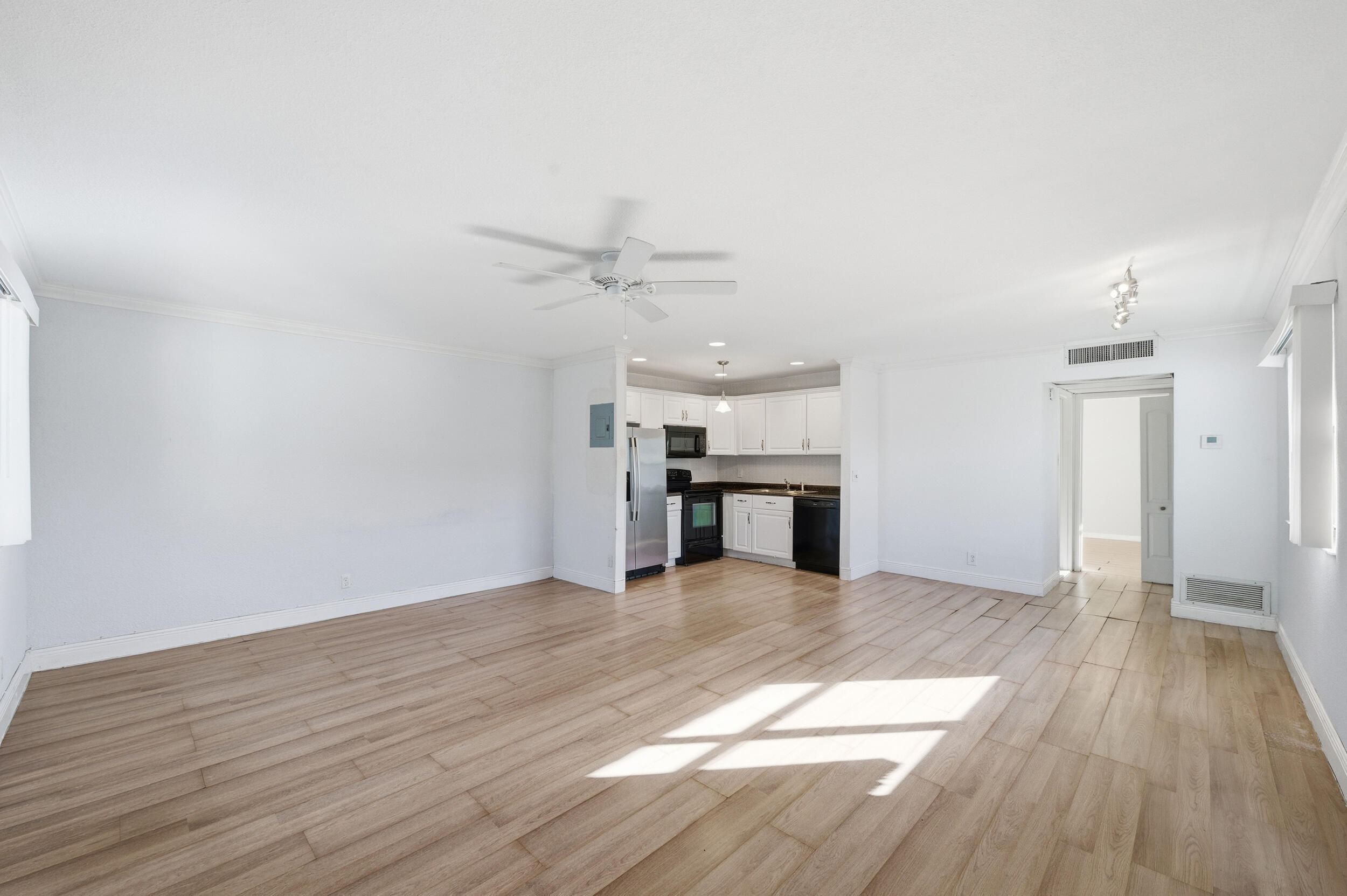 710 Monaco O Property Photo 27