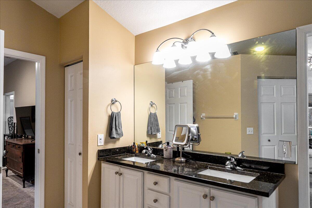 109 39th Drive Property Photo 12