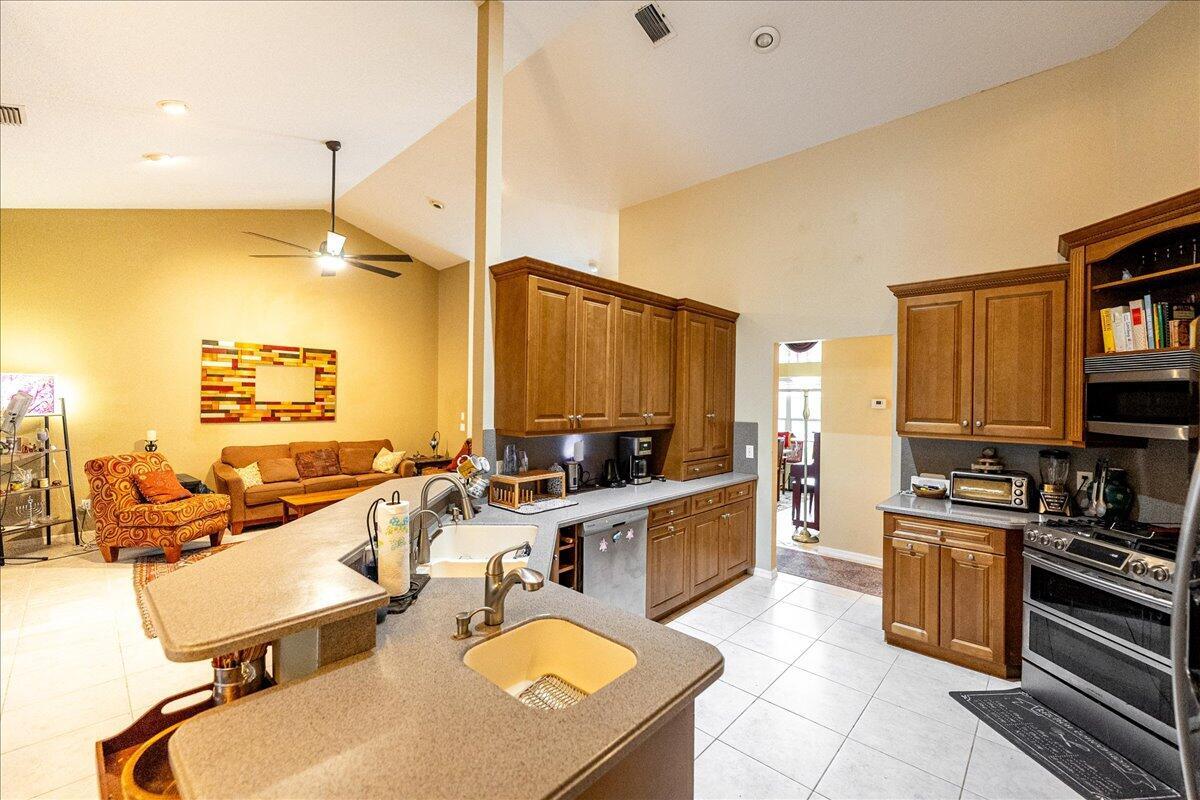 109 39th Drive Property Photo 25