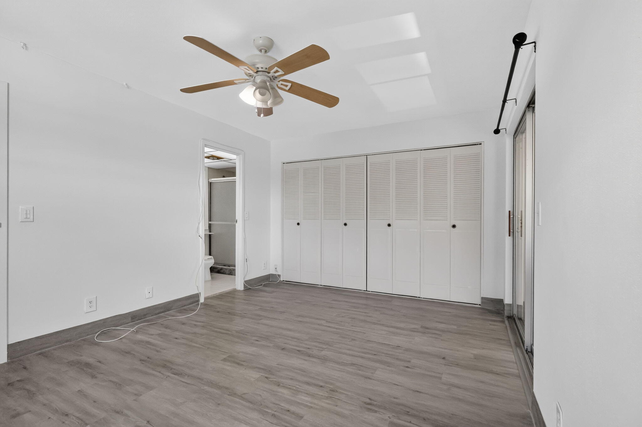 654 Saxony N Property Photo 11