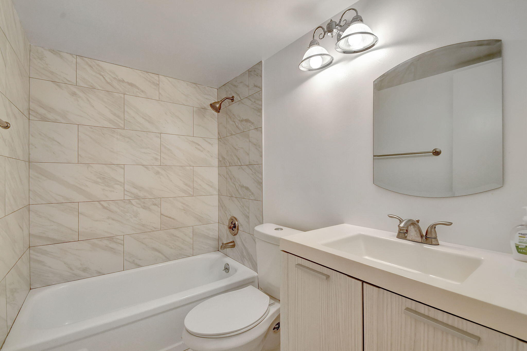70 Camden C Property Photo 8