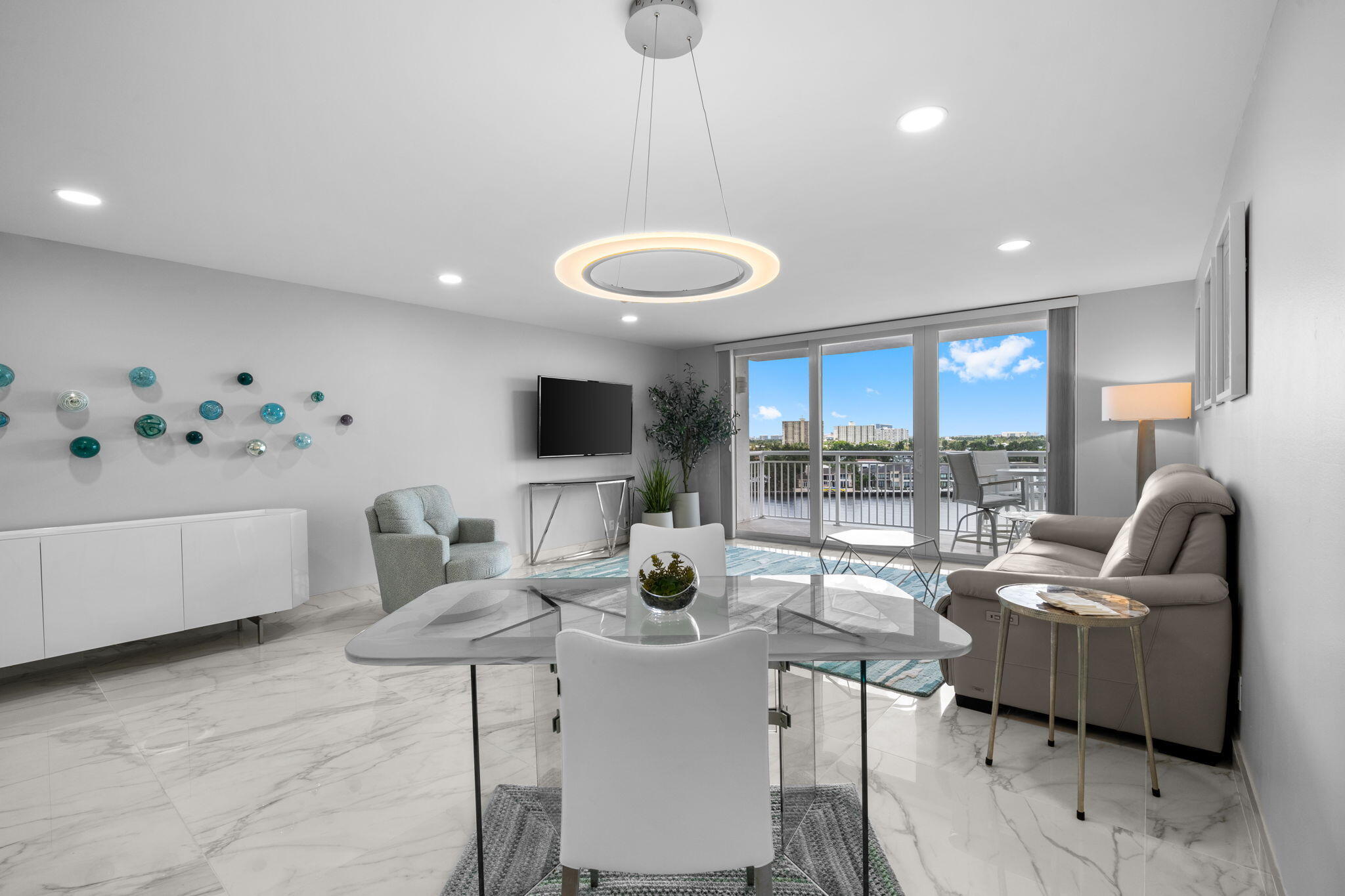 511 Bayshore Drive 910 Property Photo 1