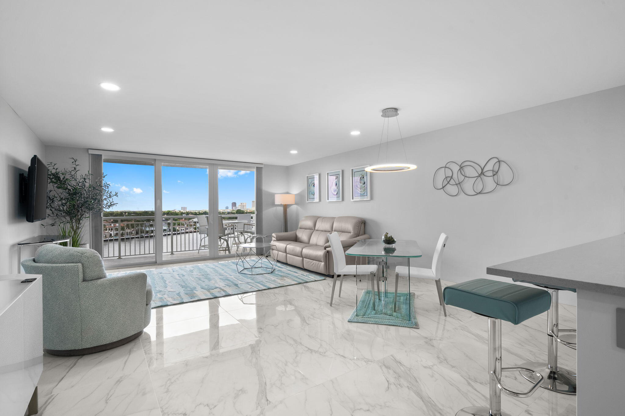 511 Bayshore Drive 910 Property Photo 2