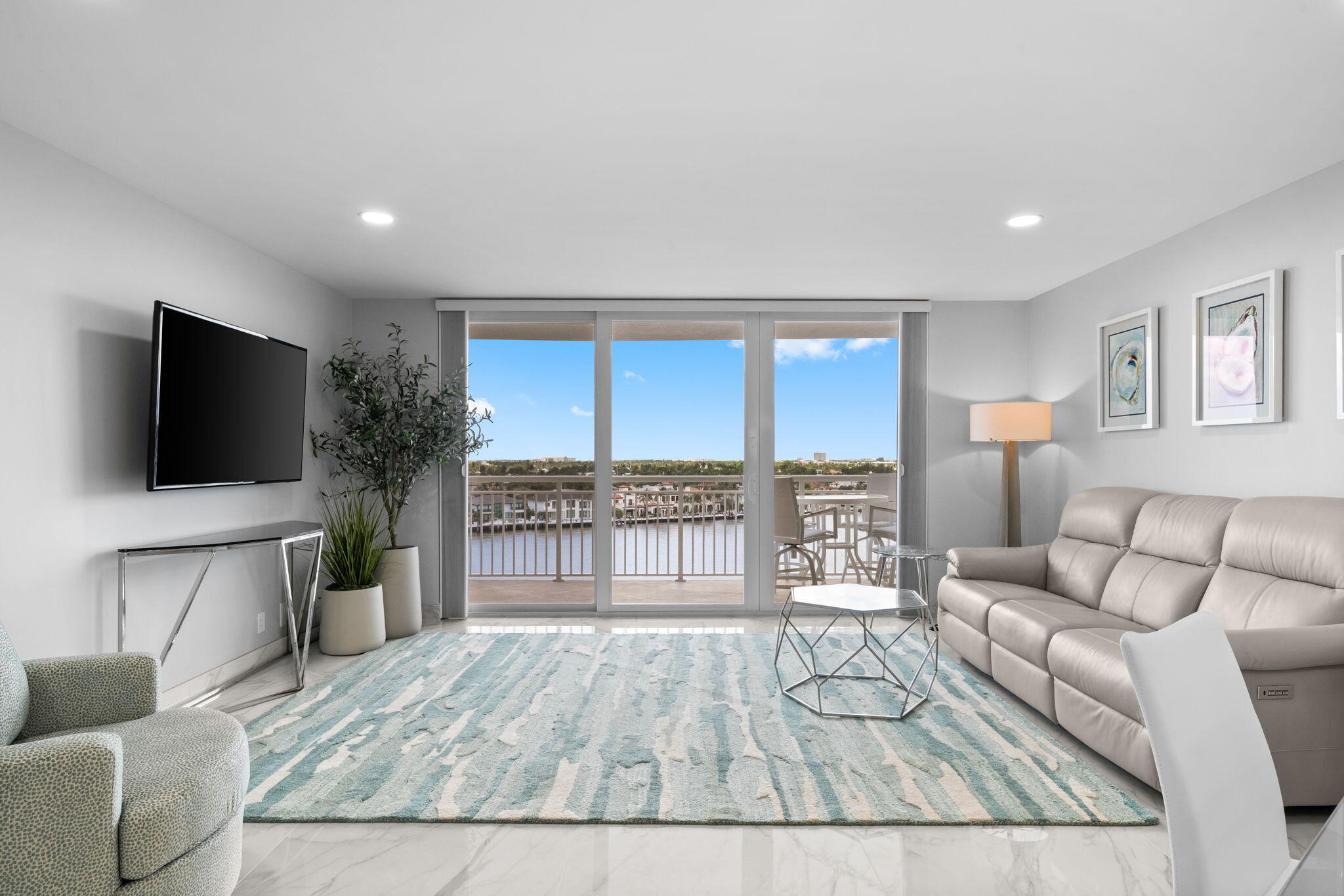 511 Bayshore Drive 910 Property Photo 4