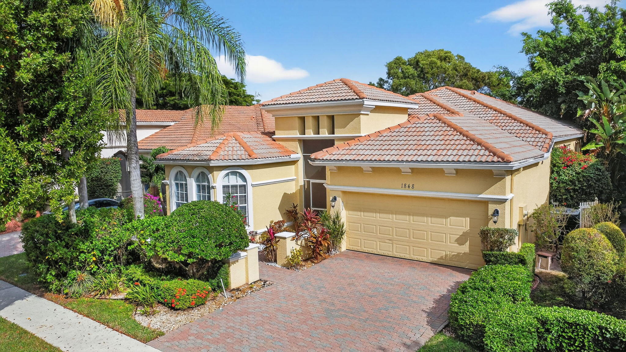 1848 Via Castello Property Photo 2